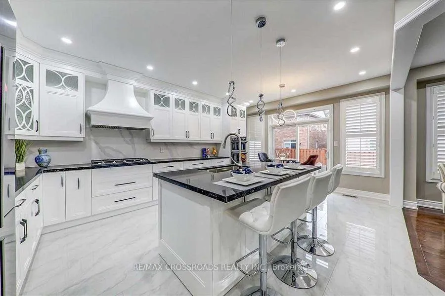 Photo 8 of 9 Geddington Crescent, Markham, Box Grove — HOMEH