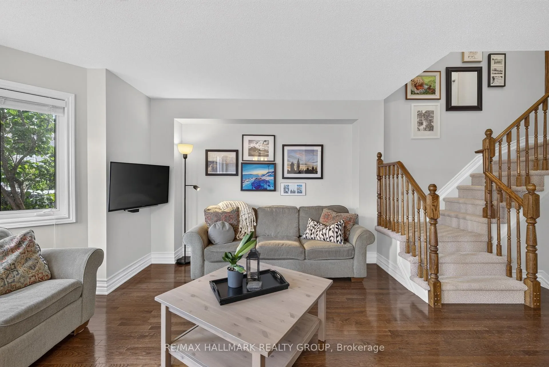 Photo 9 of 460 Grey Seal Circle, Ottawa, Riverside South/Gloucester Glen — HOMEH