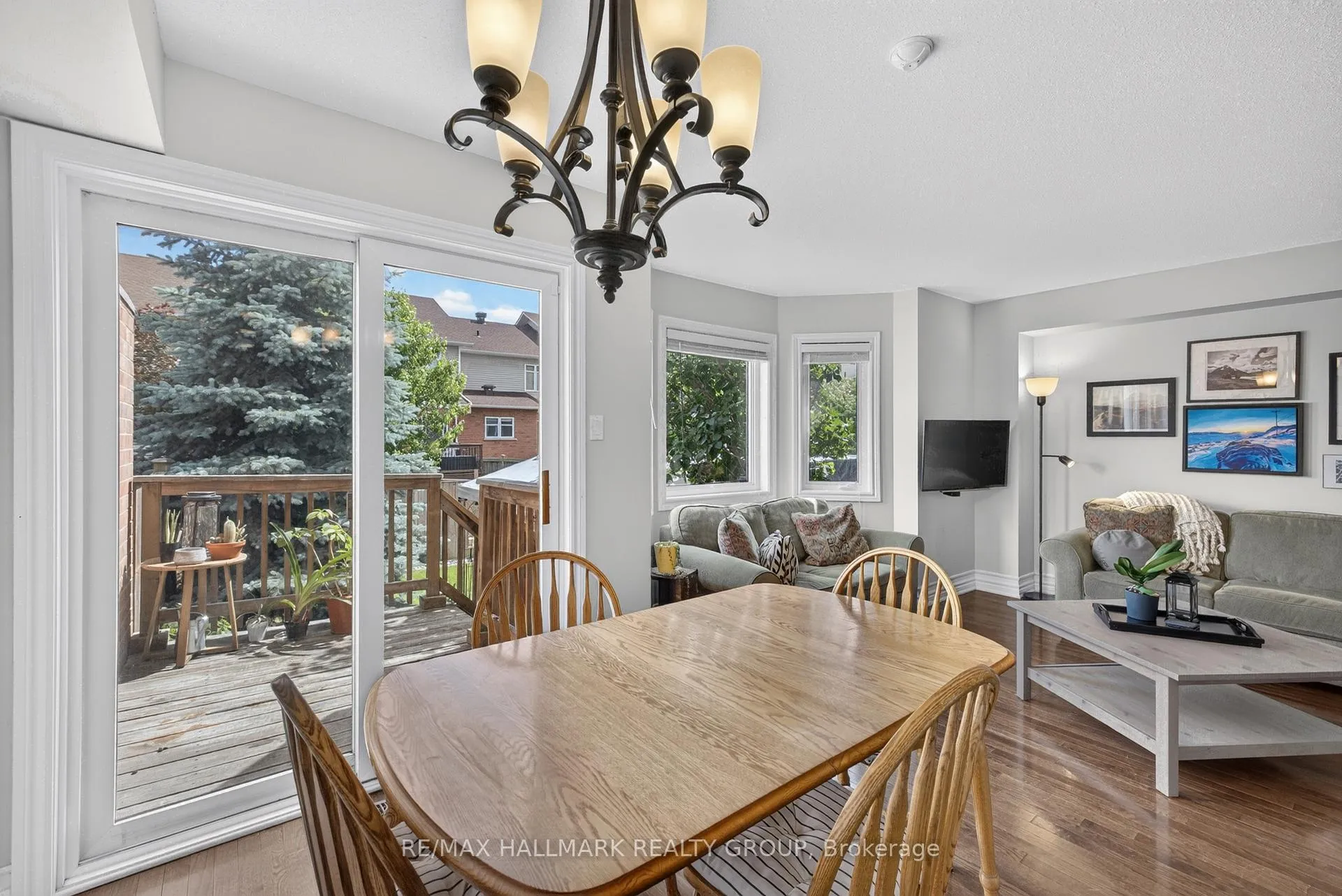 Photo 15 of 460 Grey Seal Circle, Ottawa, Riverside South/Gloucester Glen — HOMEH