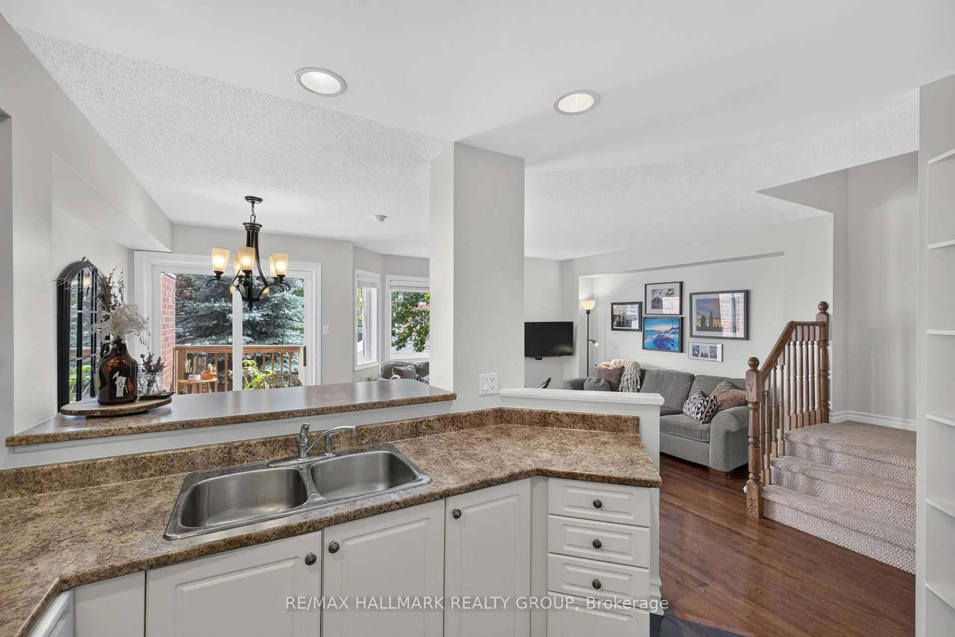 Photo 21 of 460 Grey Seal Circle, Ottawa, Riverside South/Gloucester Glen — HOMEH
