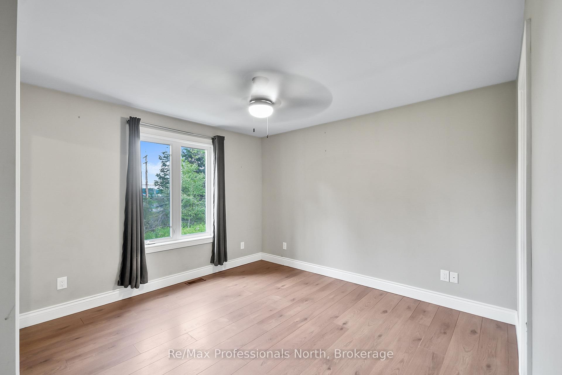 Photo 13 of 210 Mcpherson Street, Gravenhurst, Muskoka (S) — HOMEH