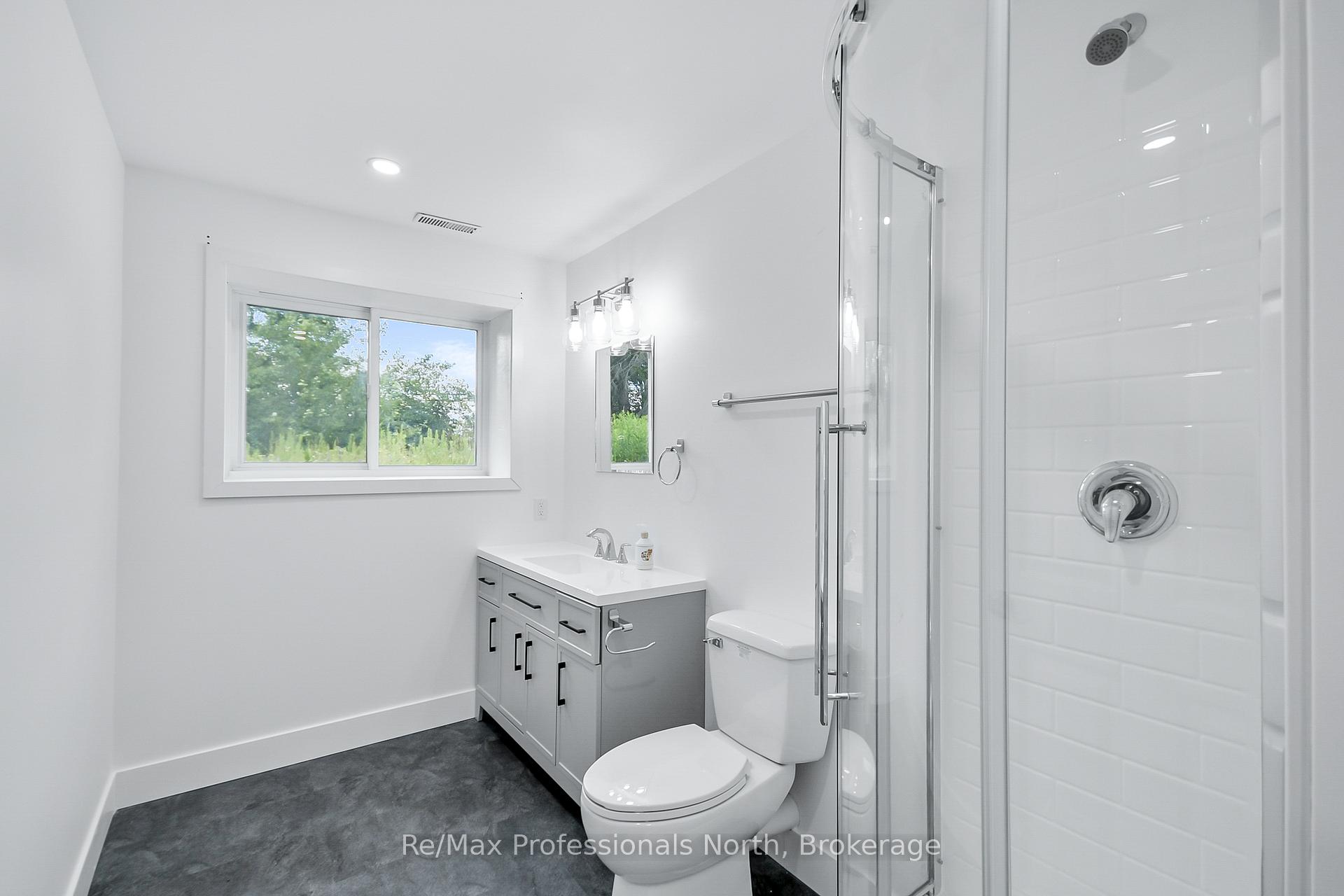 Photo 24 of 210 Mcpherson Street, Gravenhurst, Muskoka (S) — HOMEH