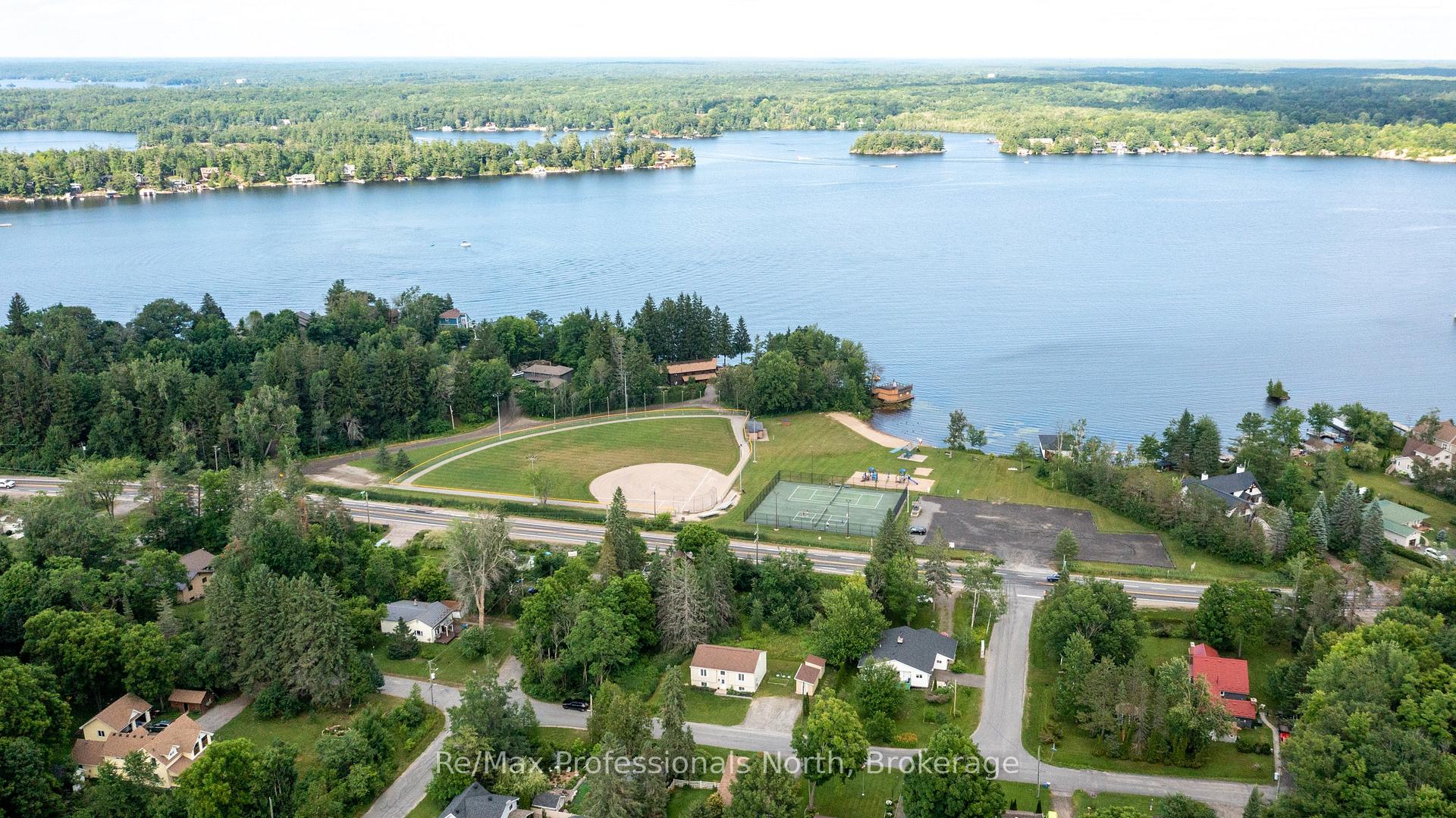 Photo 35 of 210 Mcpherson Street, Gravenhurst, Muskoka (S) — HOMEH
