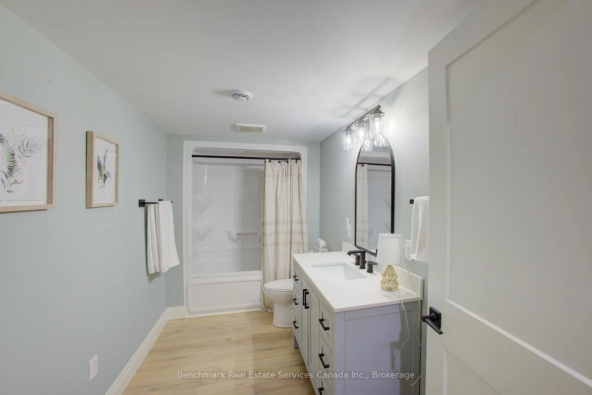 Photo 32 of 160 Ridgewood Crescent, St. Marys — HOMEH