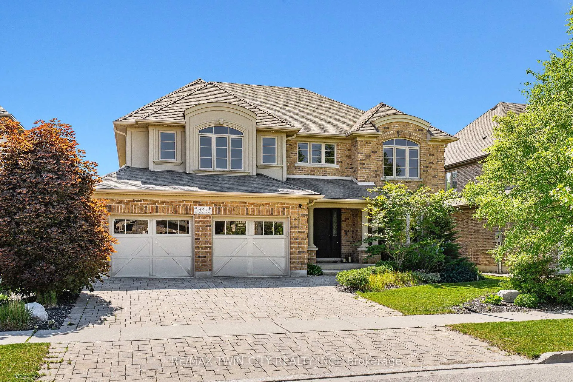 Photo 10 of 325 Deerfoot Trail, Waterloo, Eastbridge — HOMEH