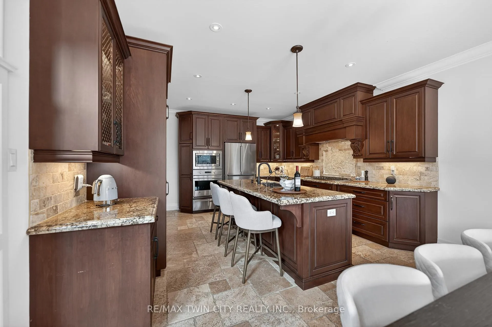 Photo 17 of 325 Deerfoot Trail, Waterloo, Eastbridge — HOMEH