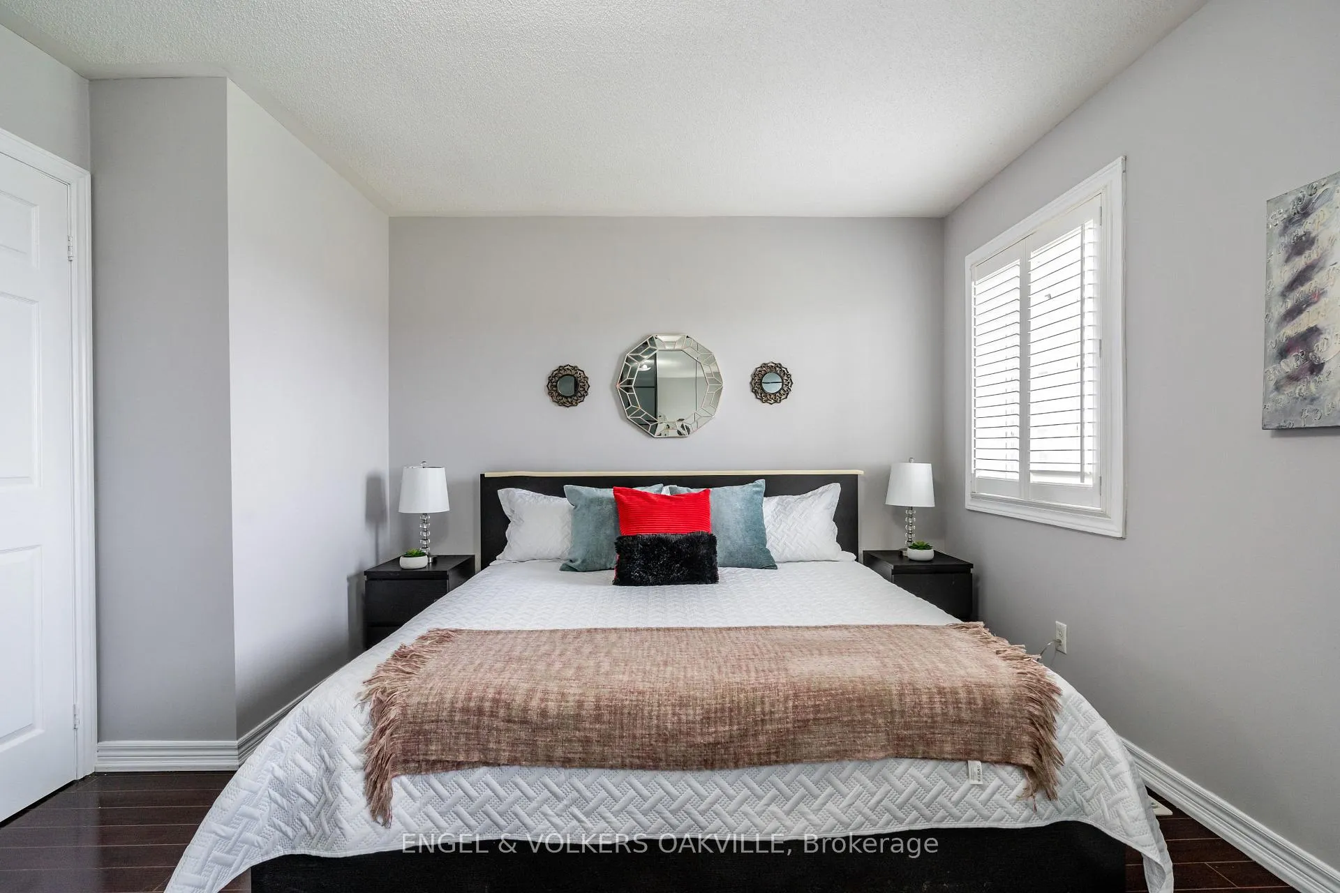 Photo 3 of 72 Pefferlaw Circle, Brampton, Bram West — HOMEH