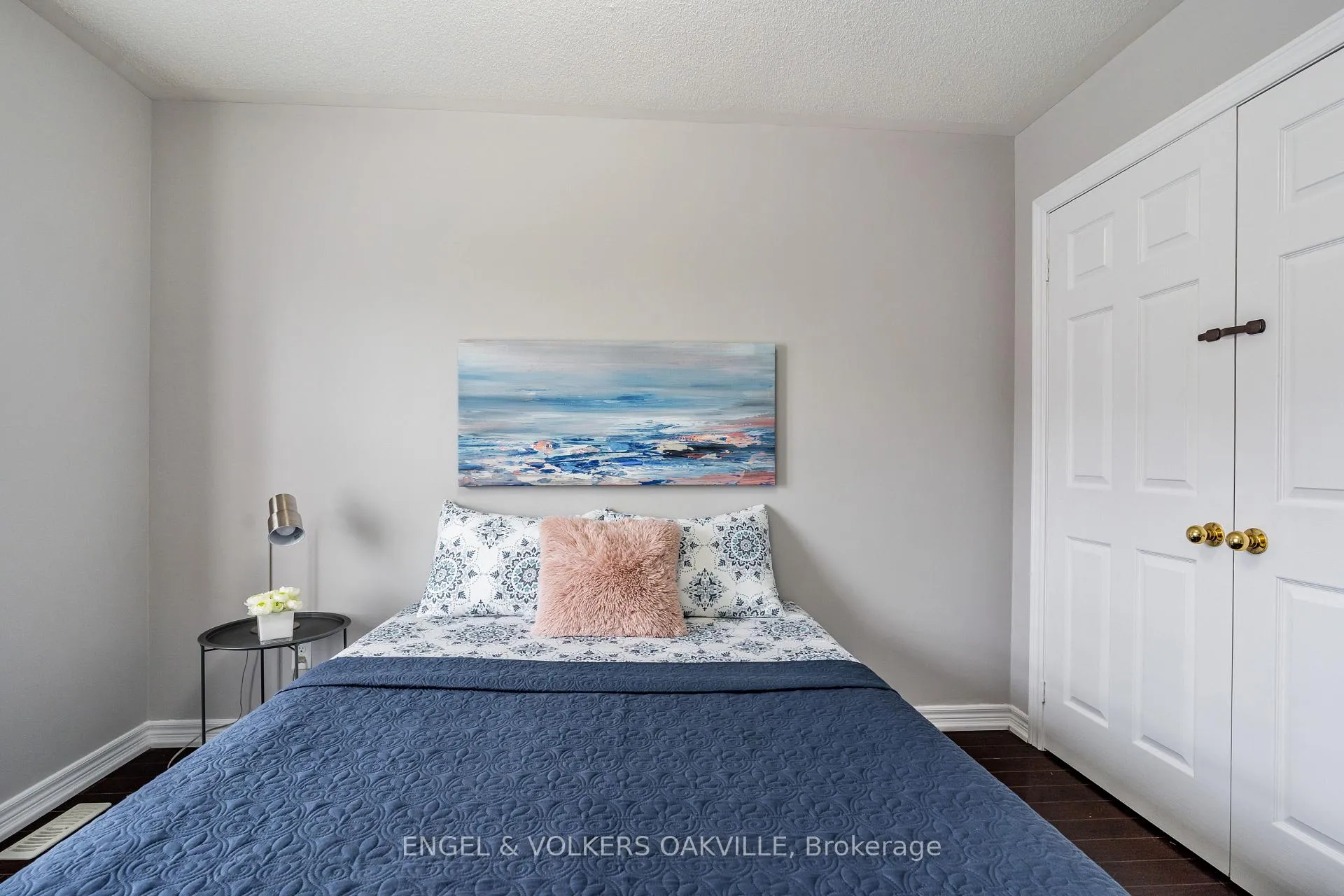 Photo 4 of 72 Pefferlaw Circle, Brampton, Bram West — HOMEH