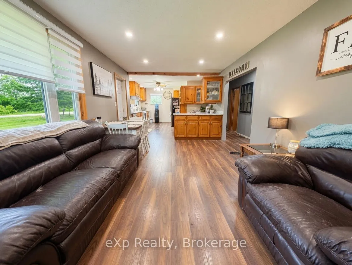 Photo 4 of 255351 Concession 1 Road, Chatsworth — HOMEH