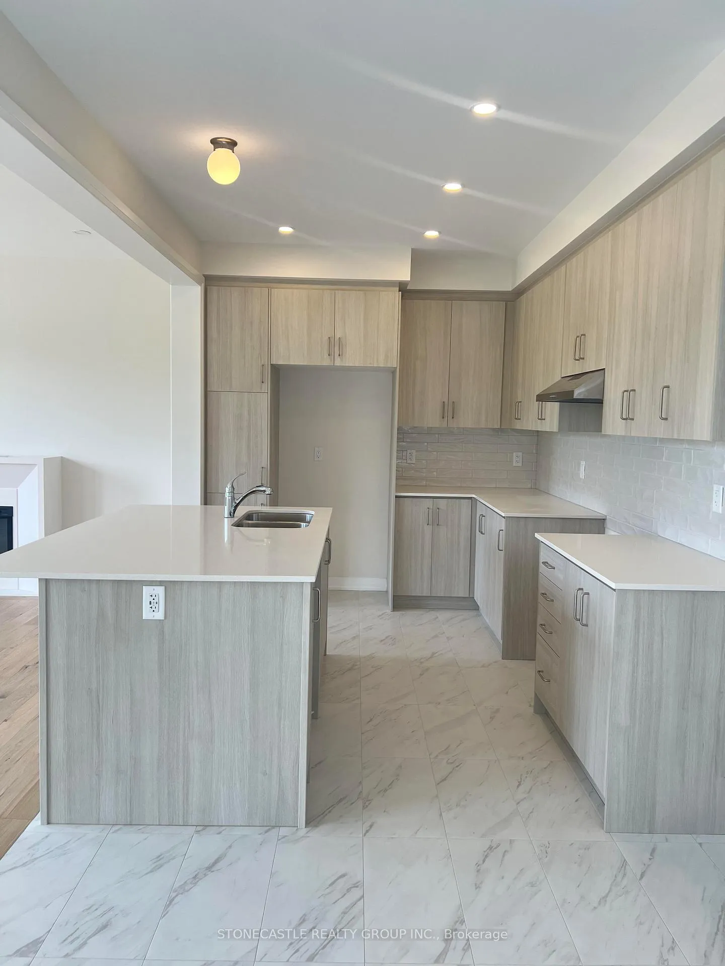 Photo 5 of 1657 Charcoal Crescent, Pickering, Rural Pickering — HOMEH