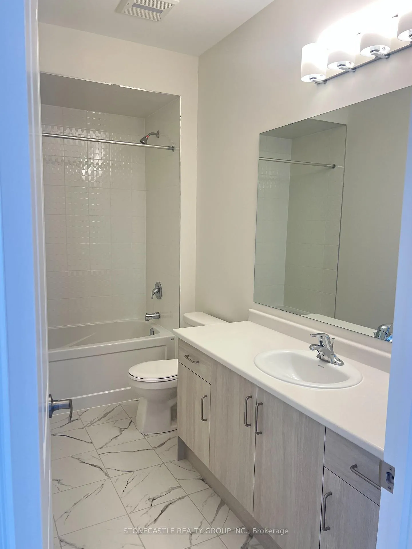 Photo 9 of 1657 Charcoal Crescent, Pickering, Rural Pickering — HOMEH