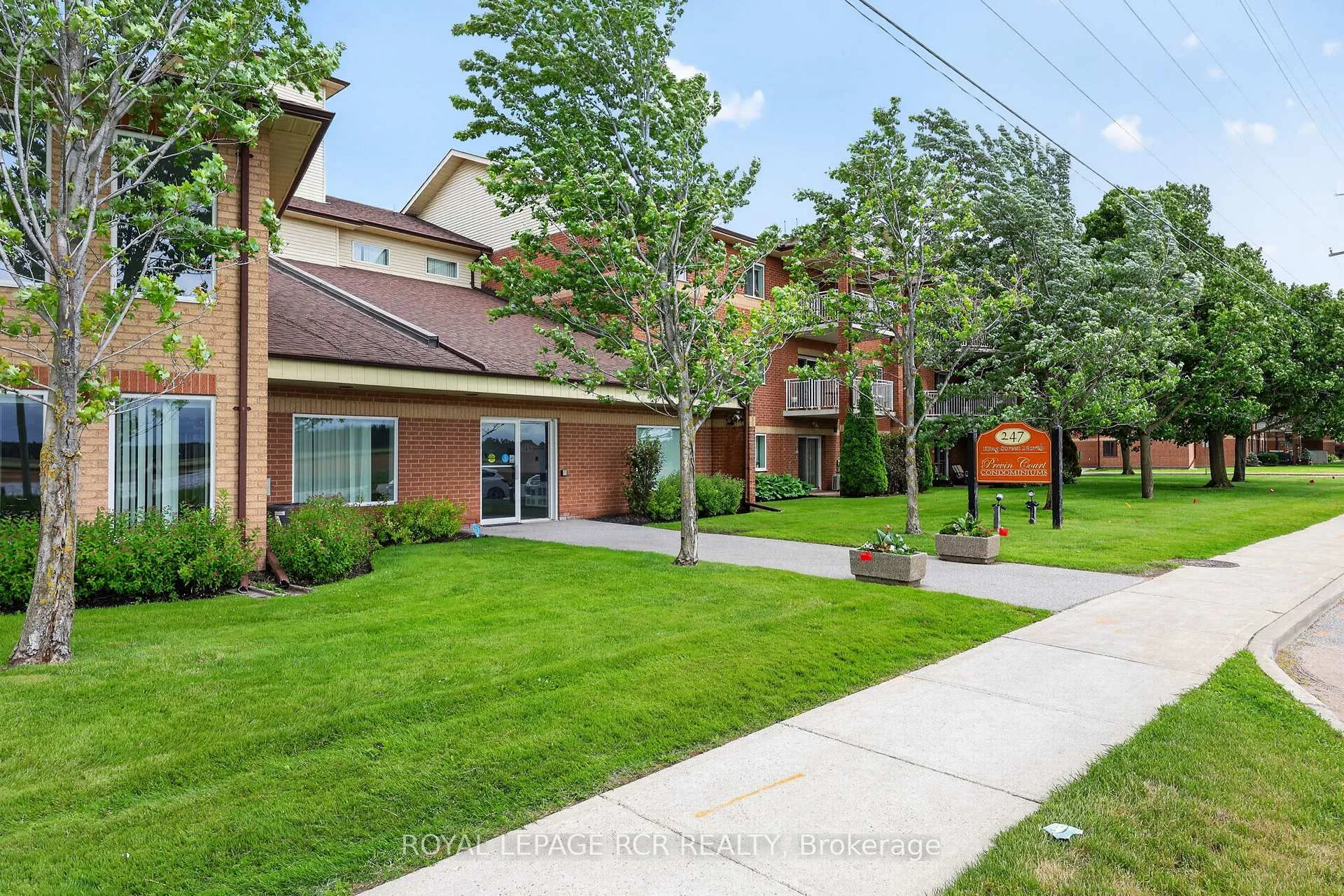 Photo 3 of Unit 113, 247 King Street N, New Tecumseth, Alliston — HOMEH