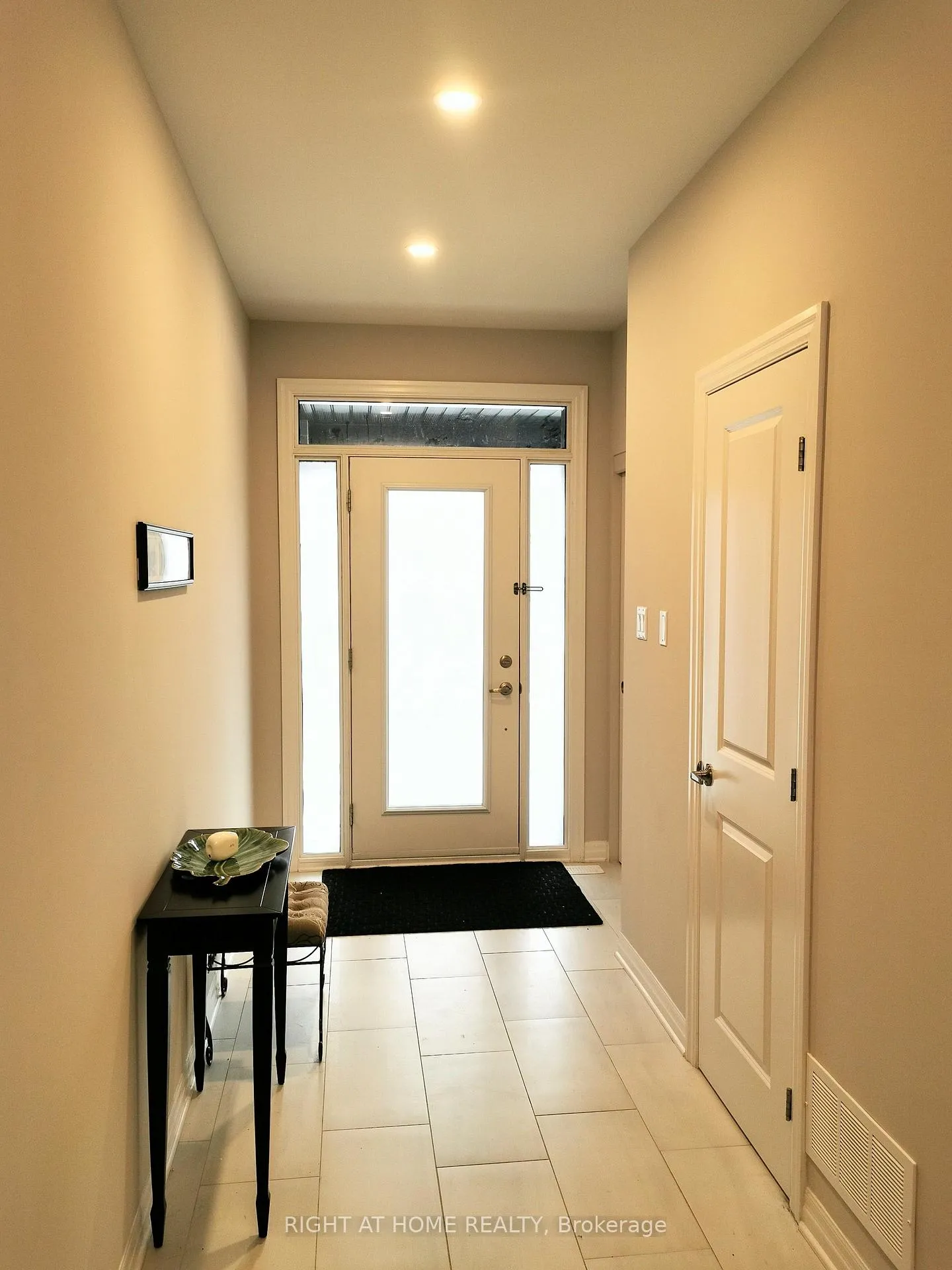 Photo 2 of 321 Lysander Place, Ottawa, CFB Rockcliffe and Area — HOMEH