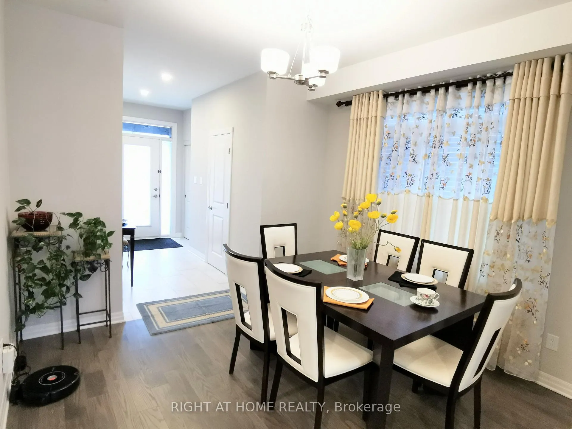 Photo 4 of 321 Lysander Place, Ottawa, CFB Rockcliffe and Area — HOMEH