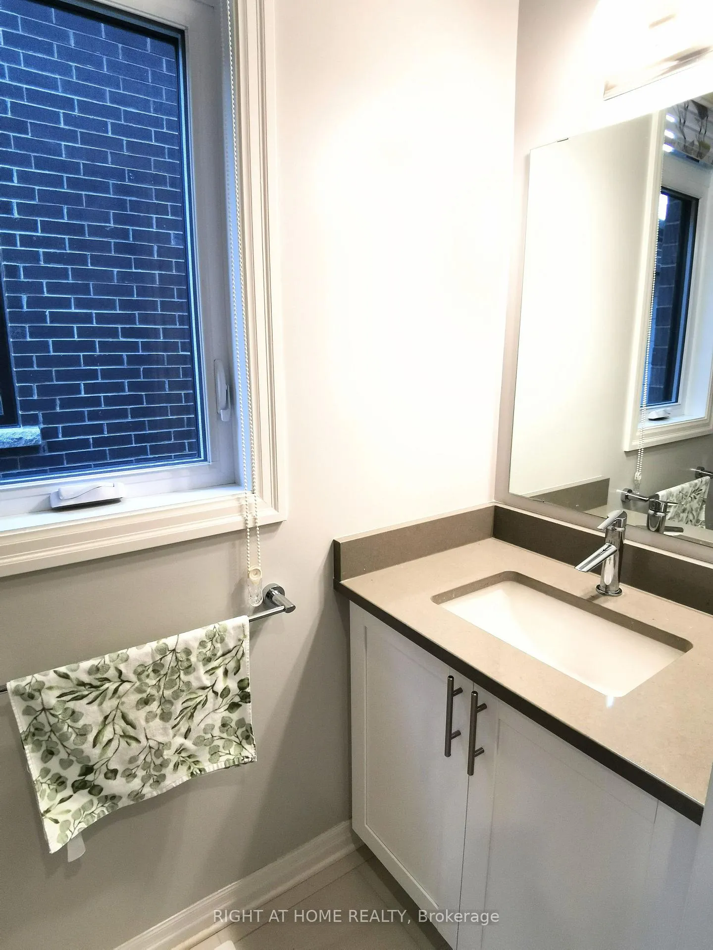 Photo 5 of 321 Lysander Place, Ottawa, CFB Rockcliffe and Area — HOMEH