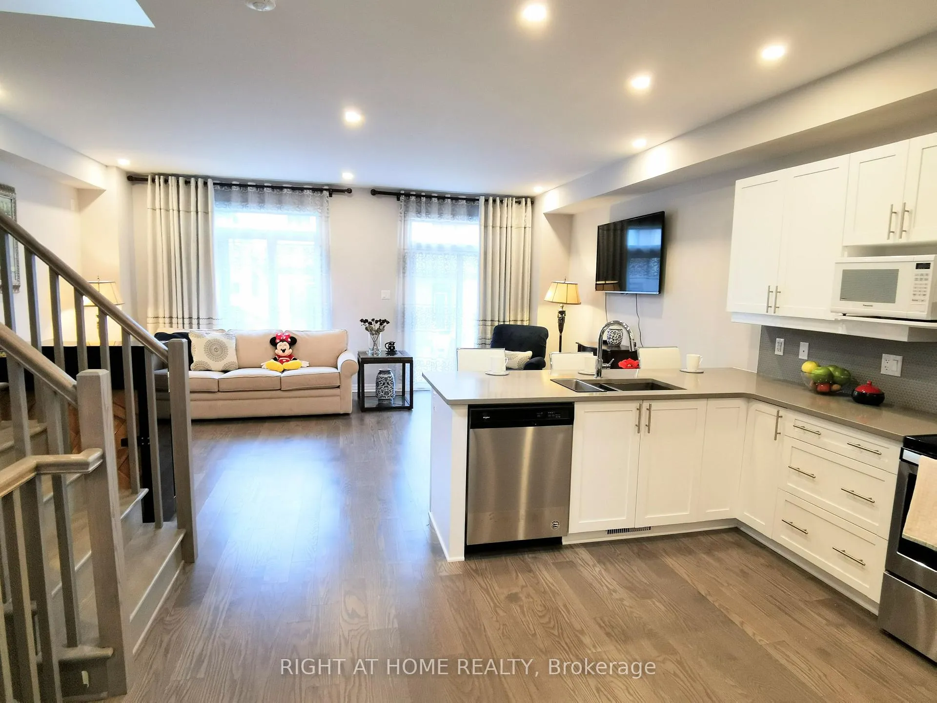 Photo 6 of 321 Lysander Place, Ottawa, CFB Rockcliffe and Area — HOMEH
