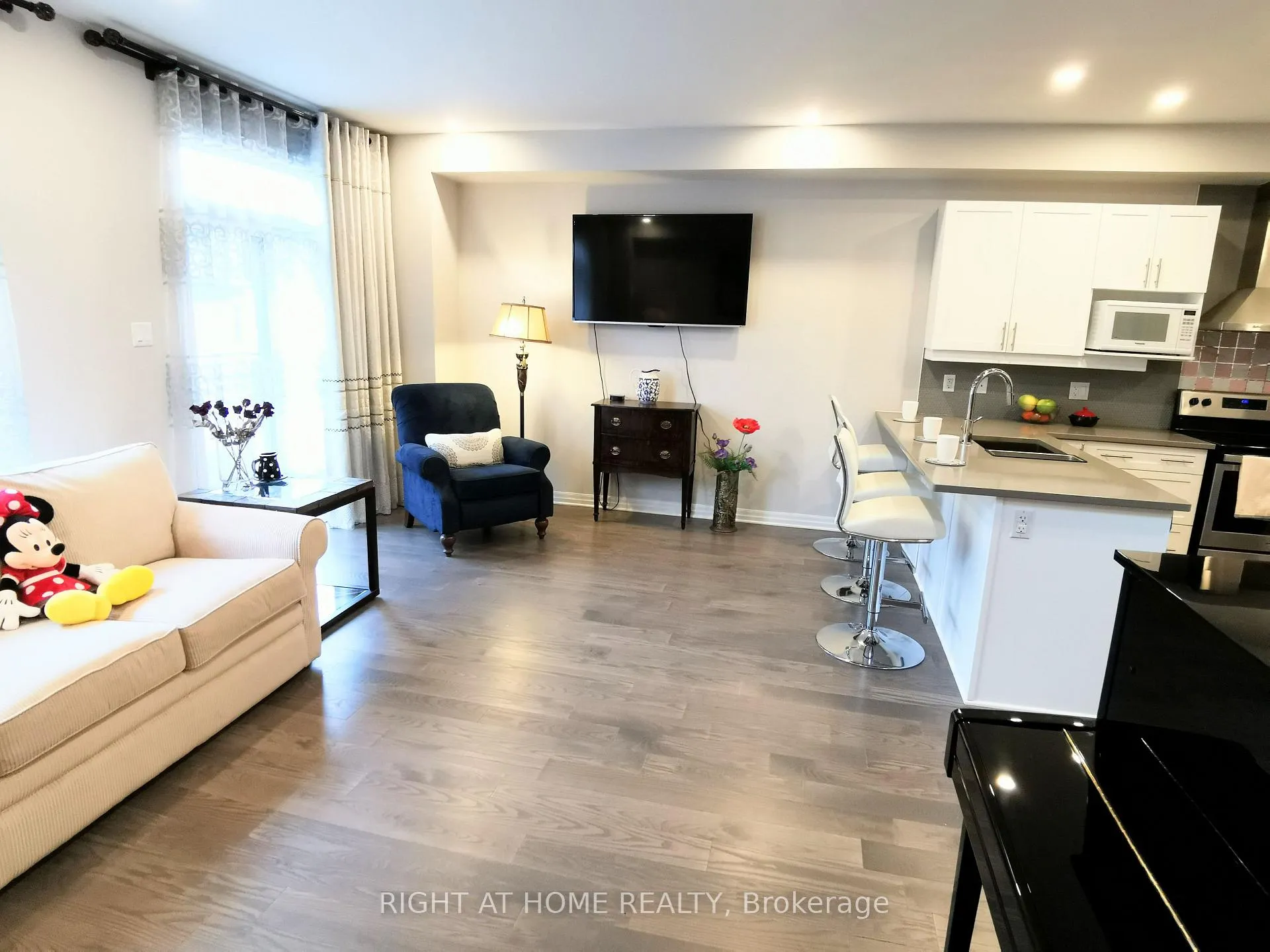 Photo 9 of 321 Lysander Place, Ottawa, CFB Rockcliffe and Area — HOMEH