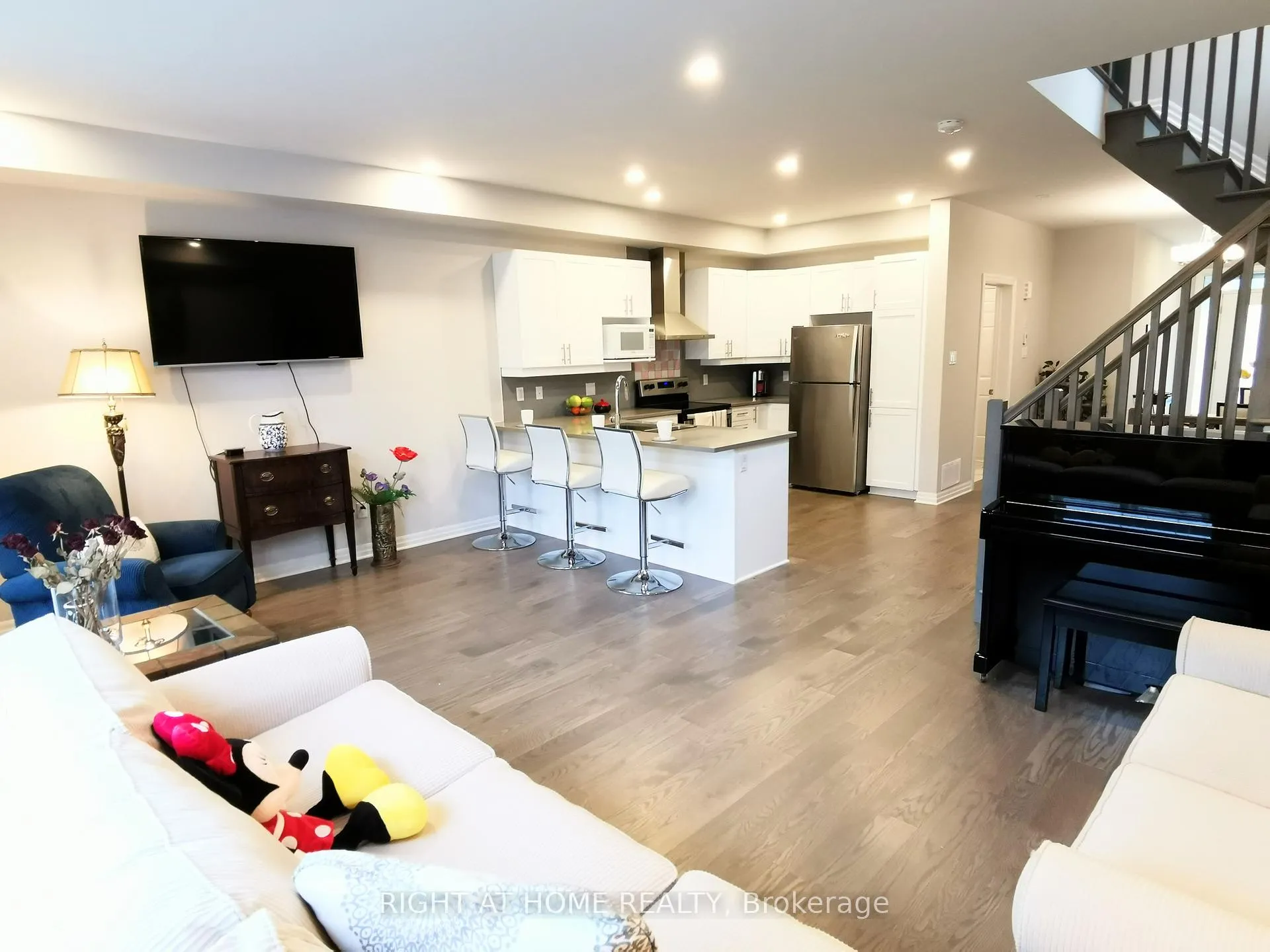 Photo 10 of 321 Lysander Place, Ottawa, CFB Rockcliffe and Area — HOMEH