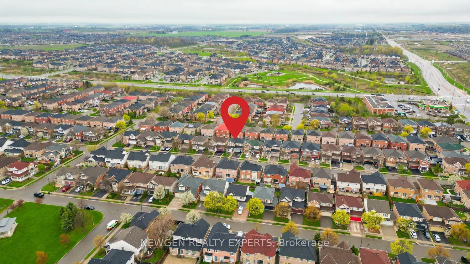 Photo 4 of 14 Mendoza Drive, Brampton, Fletcher's Meadow — HOMEH