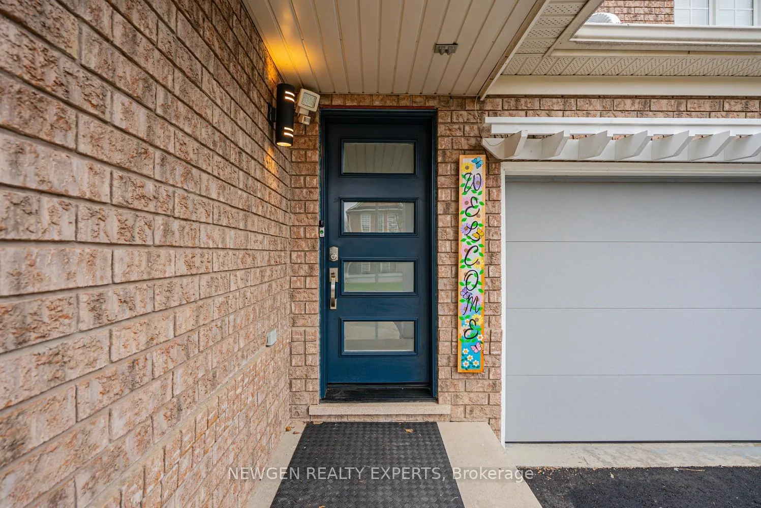 Photo 5 of 14 Mendoza Drive, Brampton, Fletcher's Meadow — HOMEH