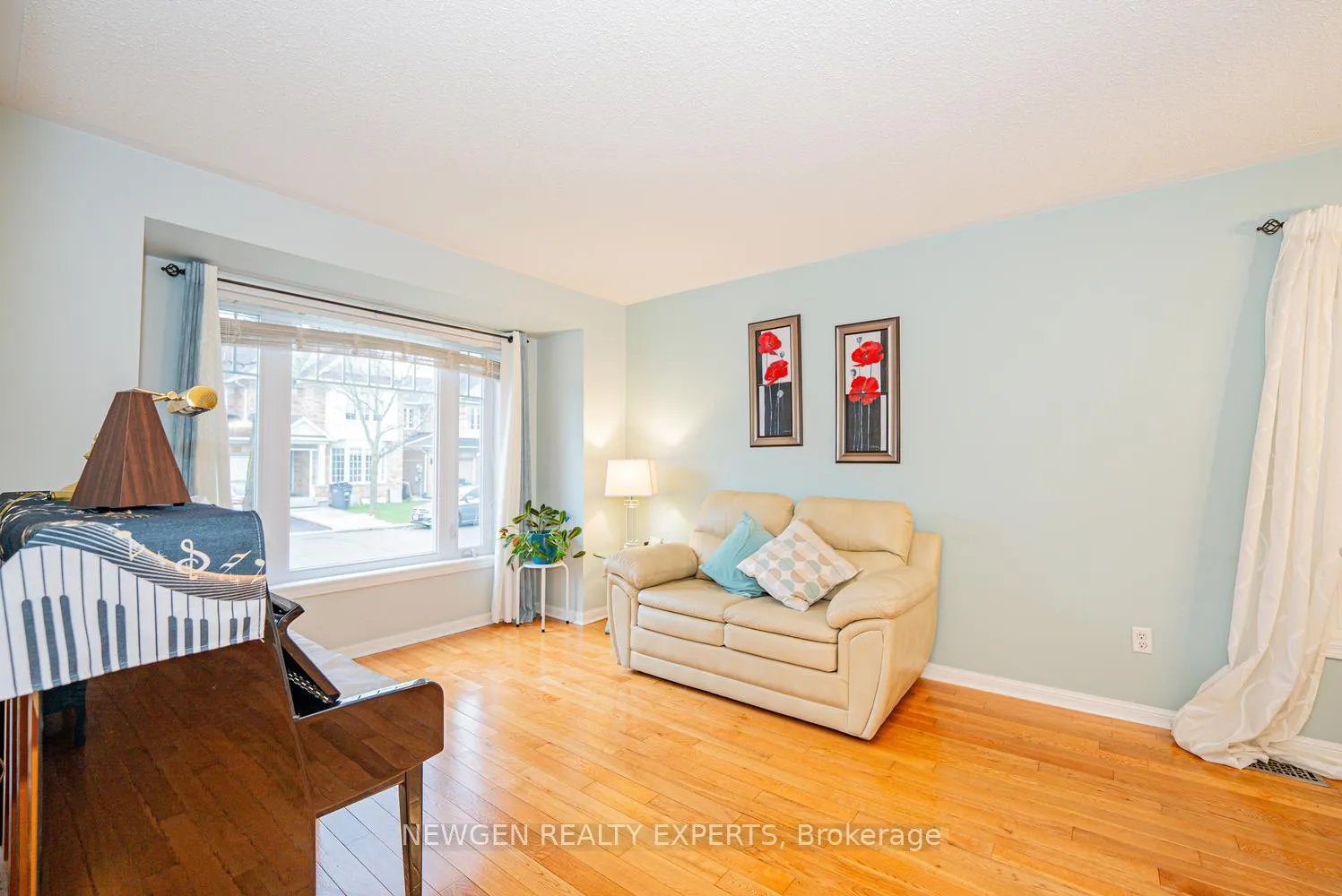 Photo 8 of 14 Mendoza Drive, Brampton, Fletcher's Meadow — HOMEH