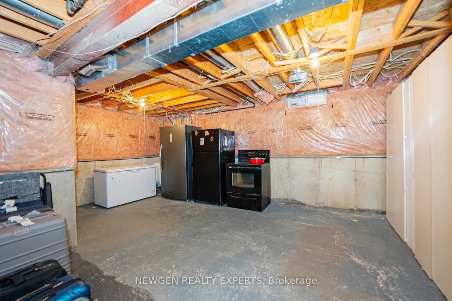 Photo 43 of 14 Mendoza Drive, Brampton, Fletcher's Meadow — HOMEH