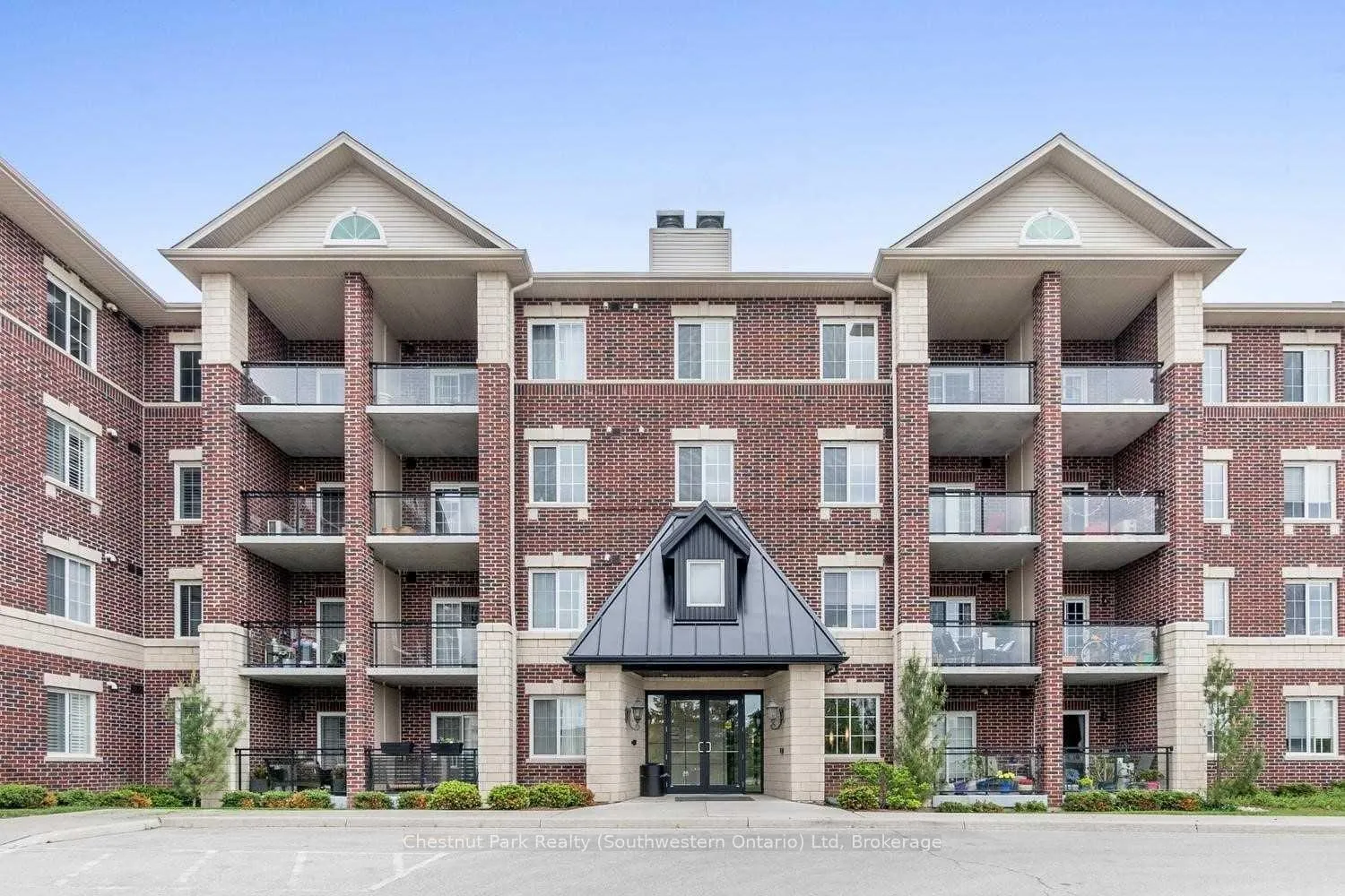 Front of Unit 305, 1440 Gordon Street