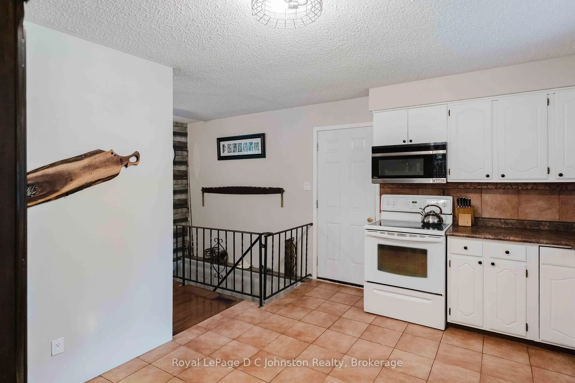 Photo 11 of 217 Albert Street, Arran-Elderslie — HOMEH
