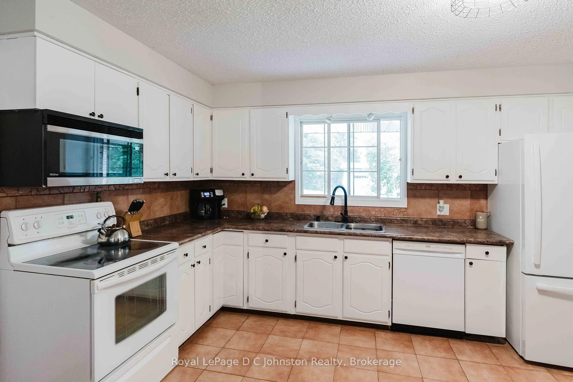 Photo 12 of 217 Albert Street, Arran-Elderslie — HOMEH