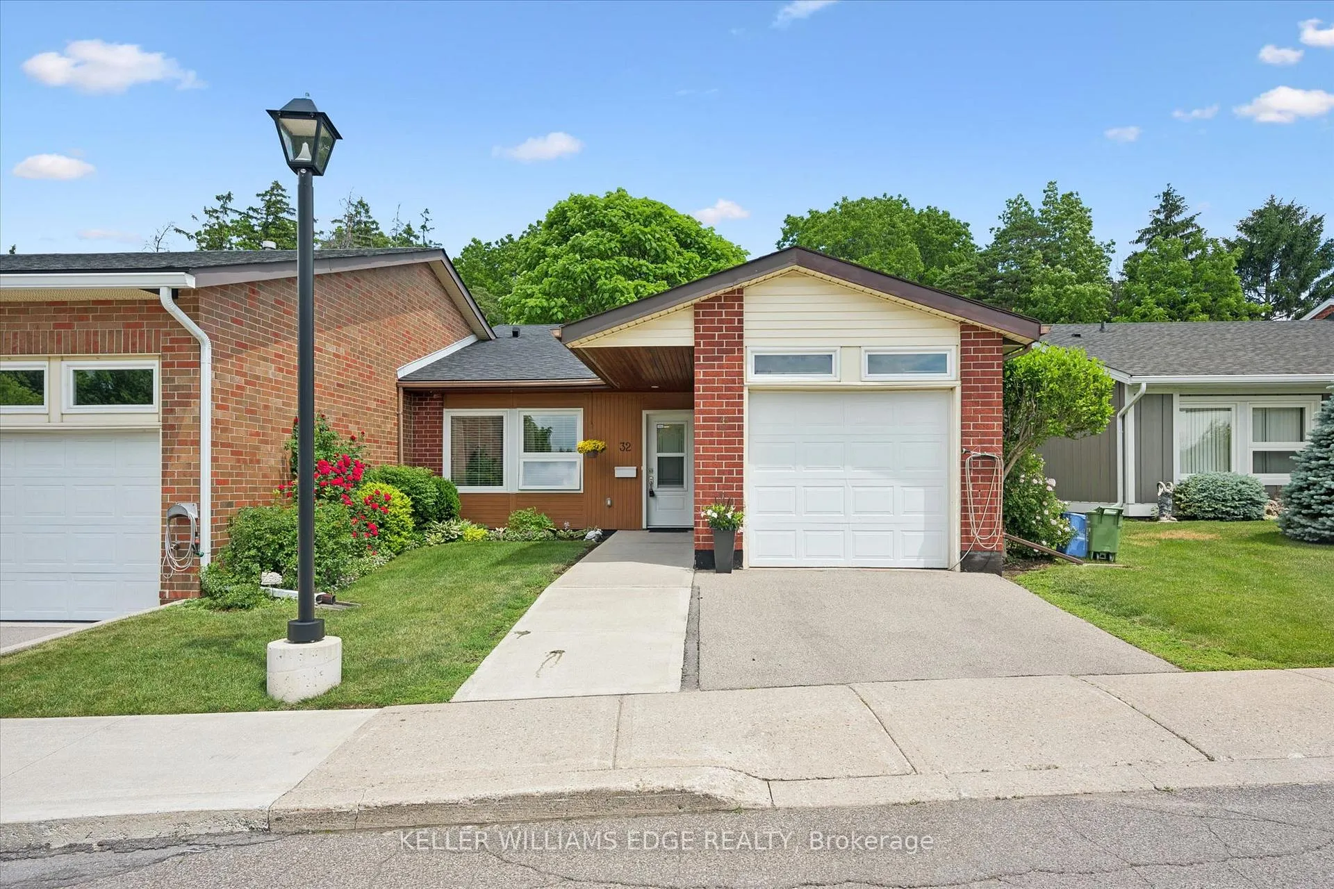Photo 2 of 32 Cardinal Mindszenty Boulevard, Hamilton, Kennedy — HOMEH