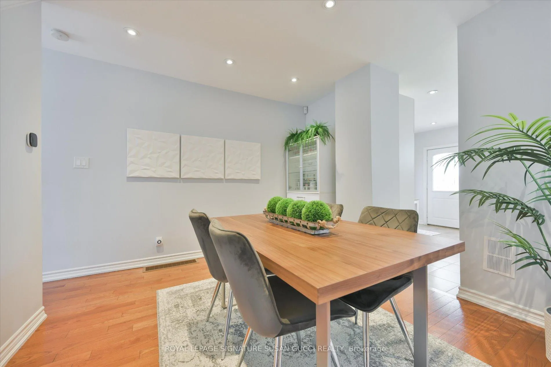 Photo 7 of 107 Barker Avenue, Toronto, Danforth Village-East York — HOMEH