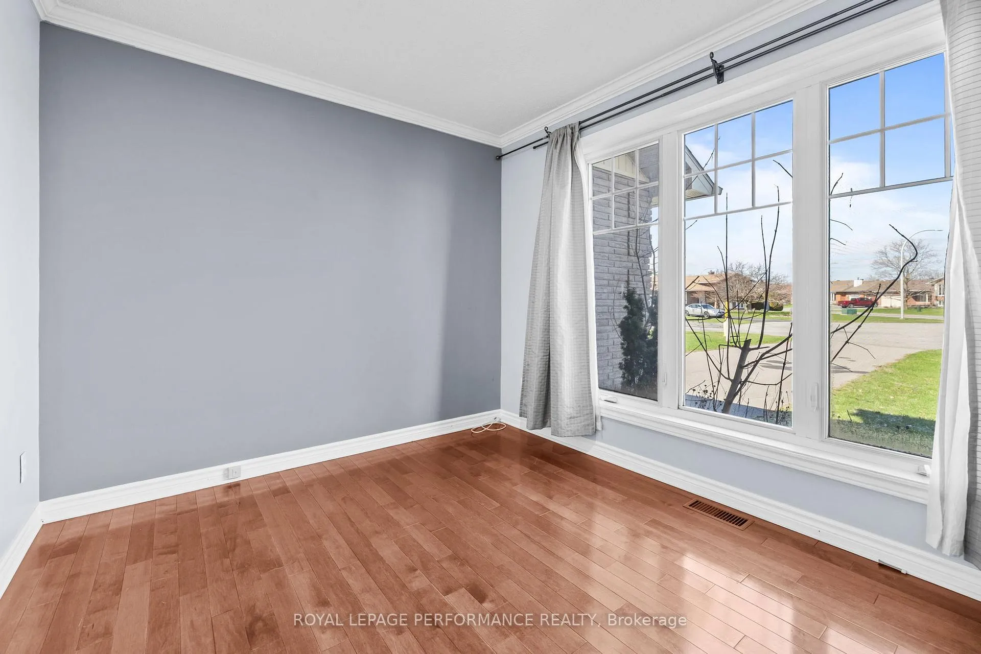 Photo 7 of 54 Lapointe Boulevard, Russell, Embrun — HOMEH