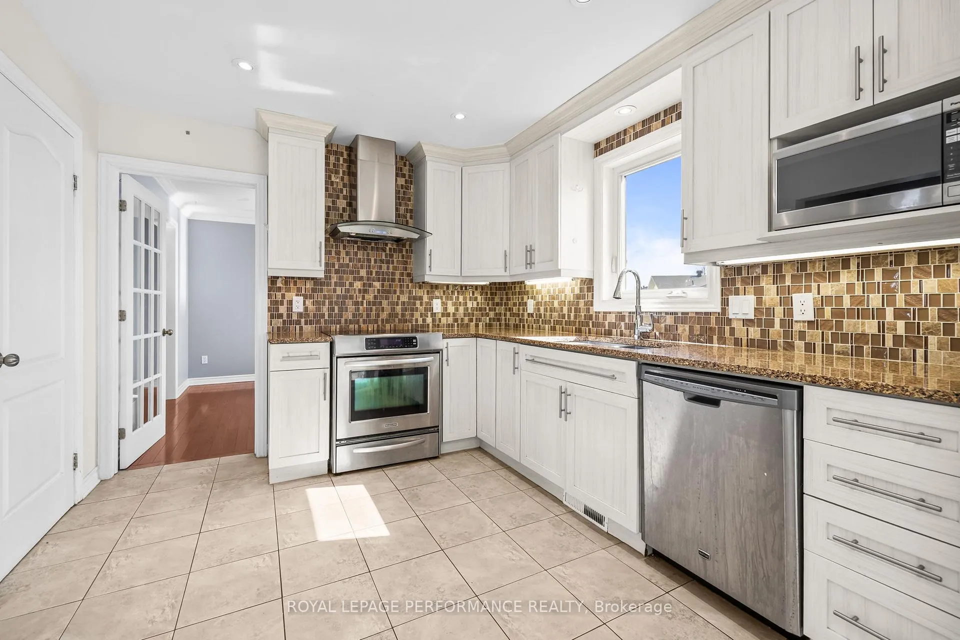 Photo 17 of 54 Lapointe Boulevard, Russell, Embrun — HOMEH