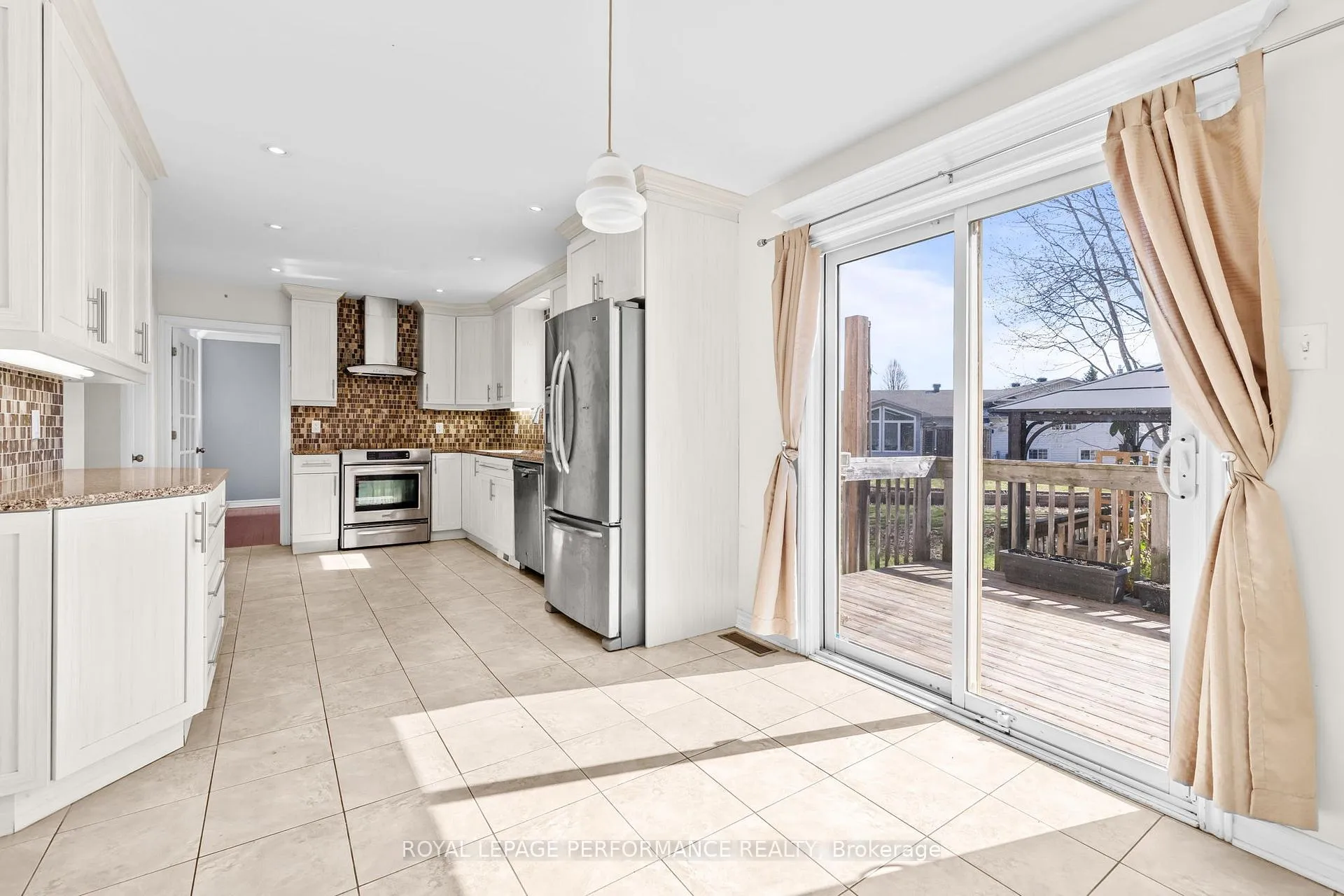 Photo 19 of 54 Lapointe Boulevard, Russell, Embrun — HOMEH