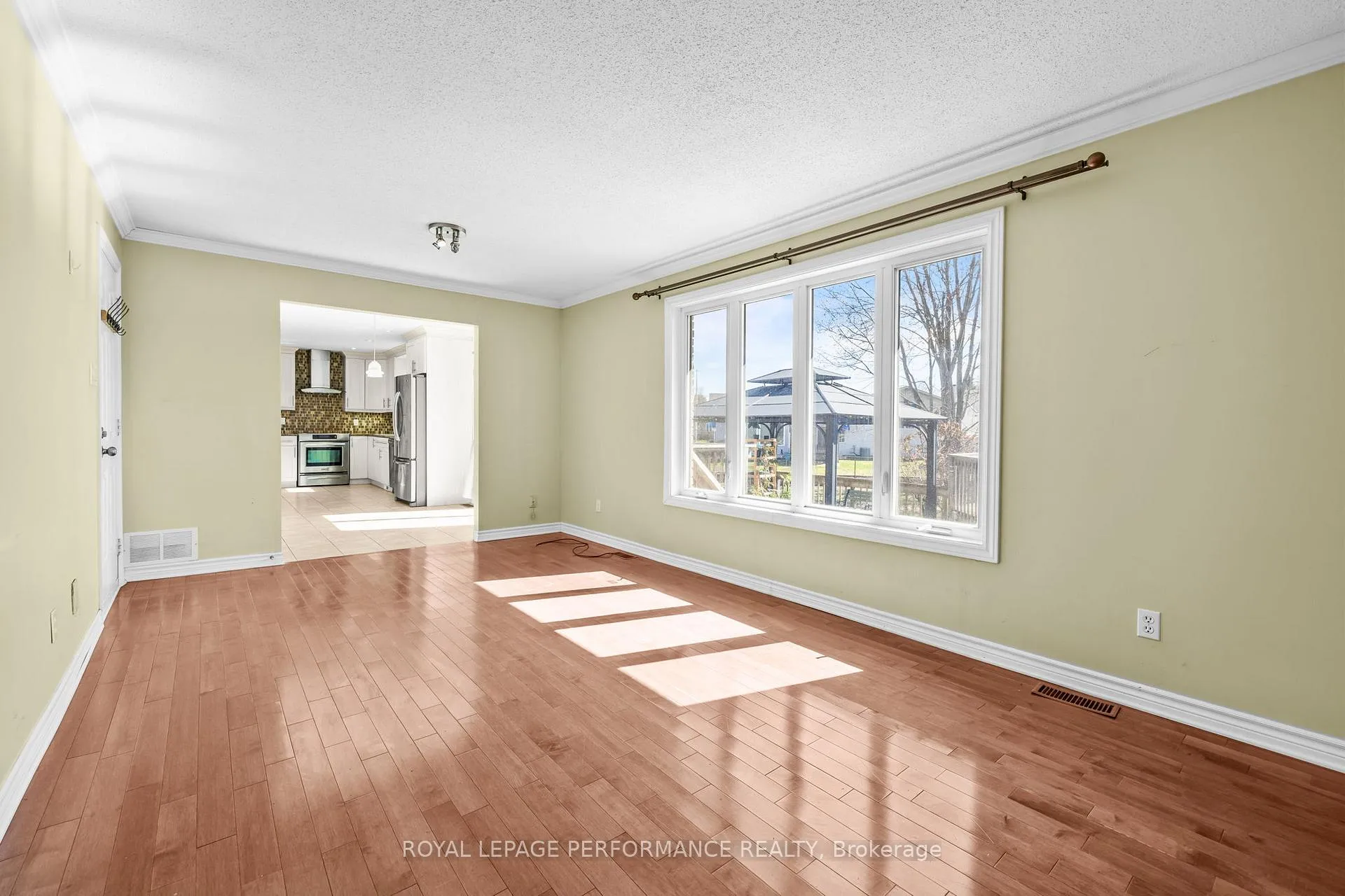 Photo 22 of 54 Lapointe Boulevard, Russell, Embrun — HOMEH