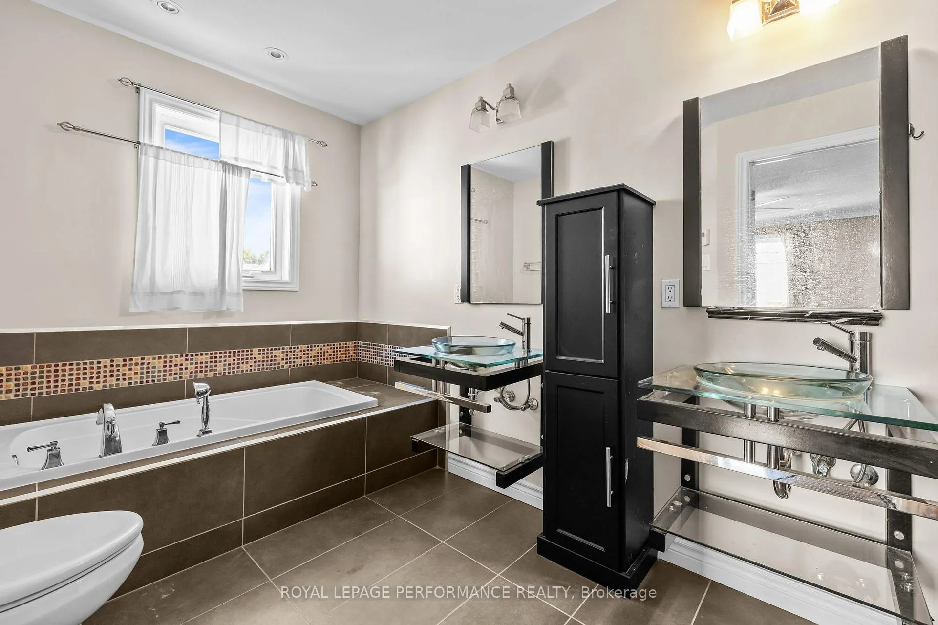Photo 29 of 54 Lapointe Boulevard, Russell, Embrun — HOMEH