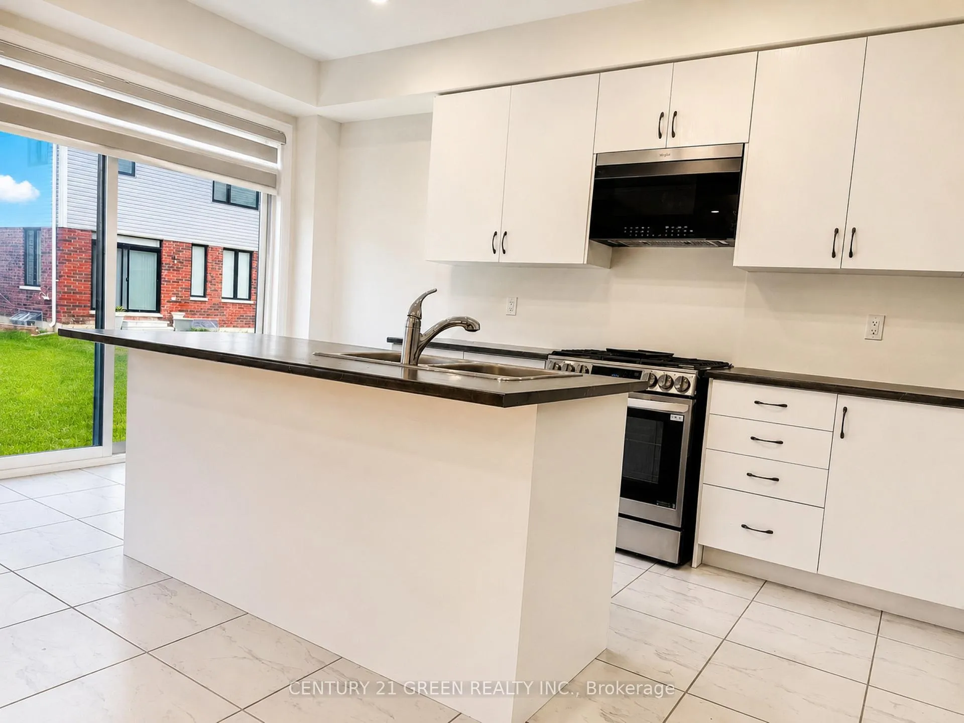 Photo 12 of 41 Durham Avenue, Barrie, Rural Barrie Southeast — HOMEH