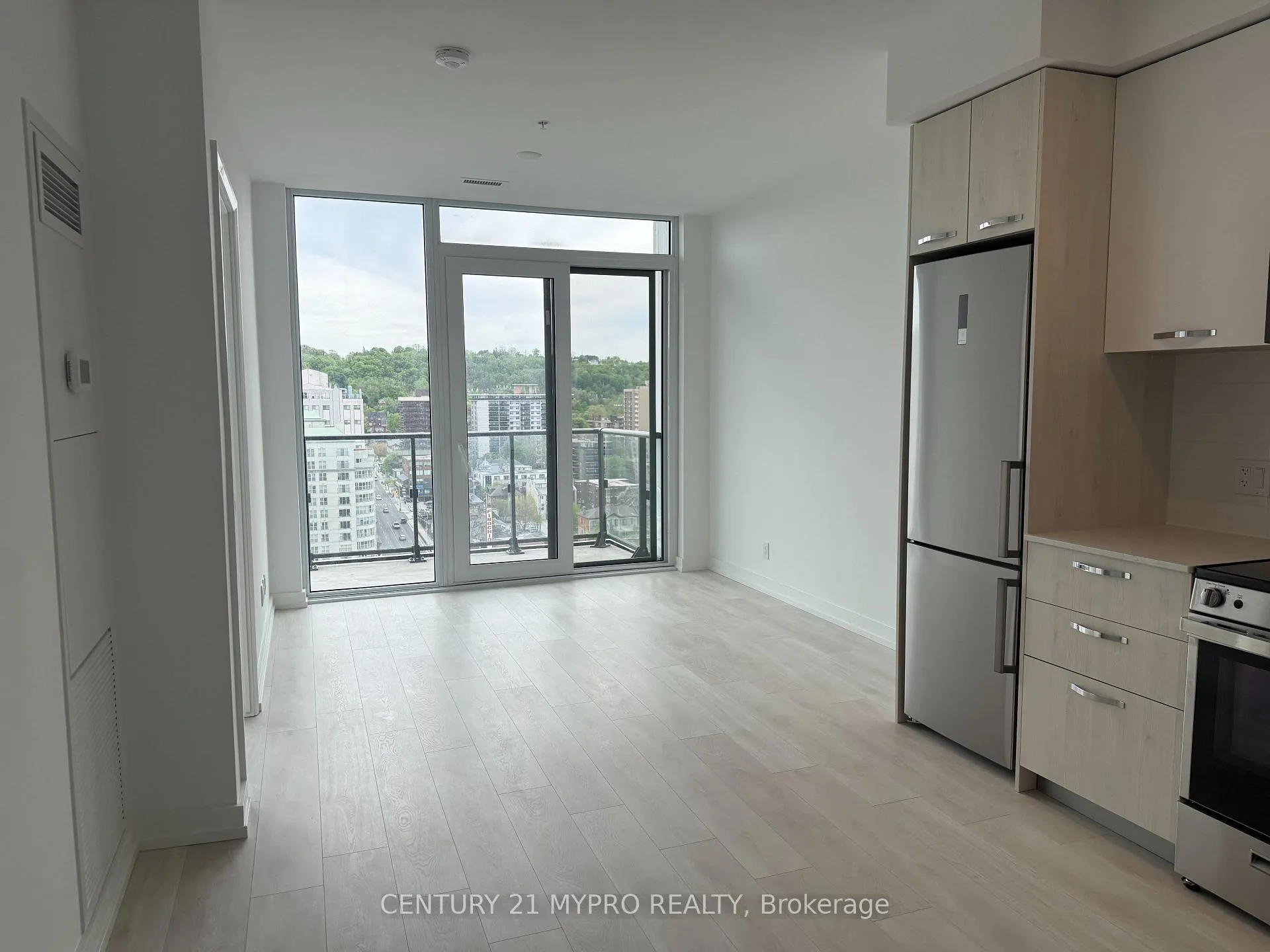 Photo 6 of Unit 1708, 75 James Street S, Hamilton, Corktown — HOMEH