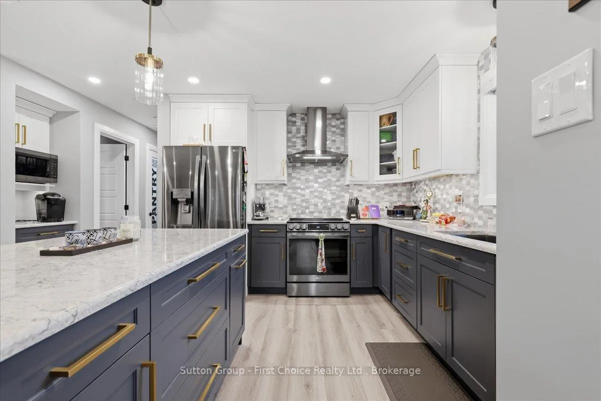 Photo 16 of 34 Dixon Street, Stratford — HOMEH