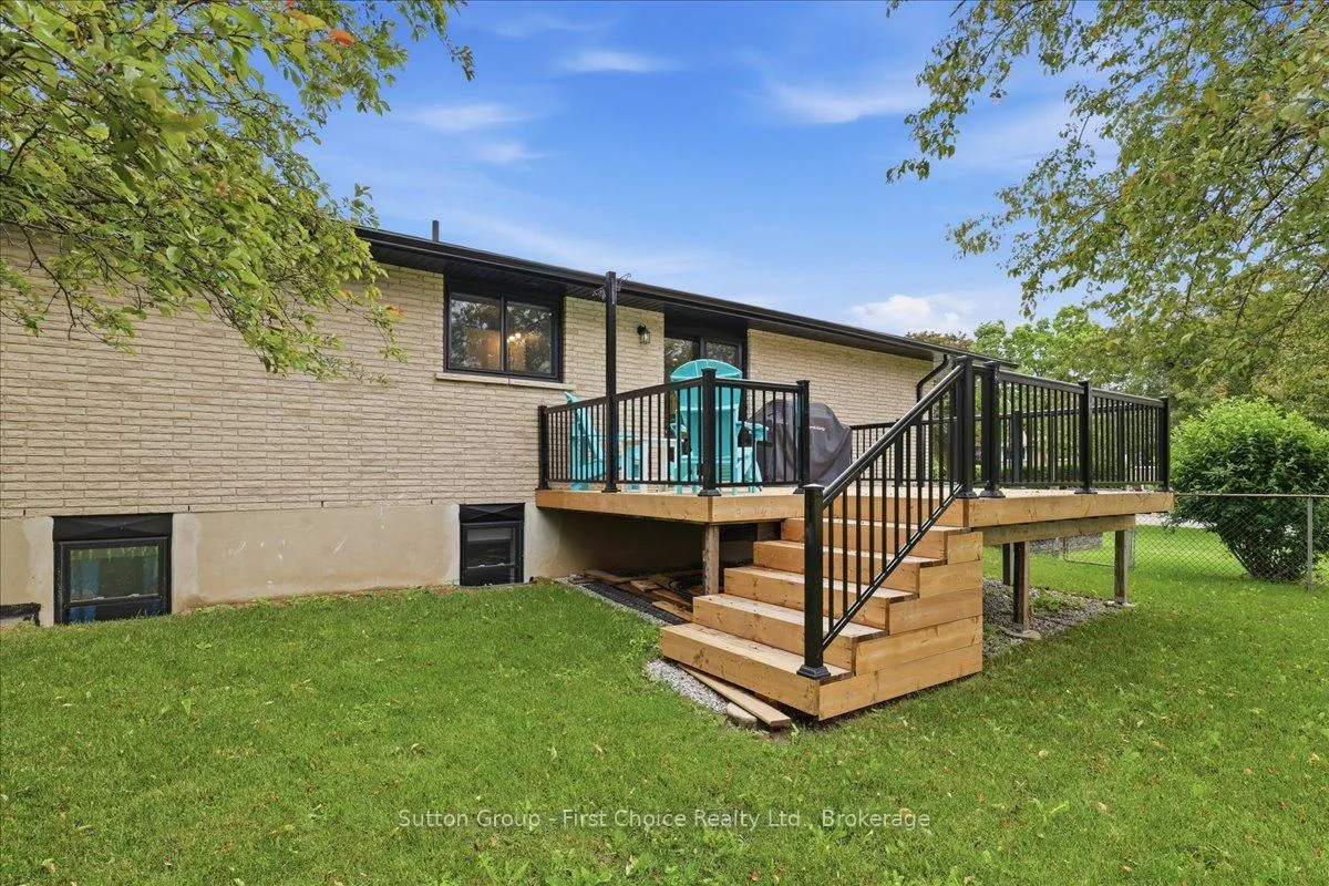 Photo 35 of 34 Dixon Street, Stratford — HOMEH