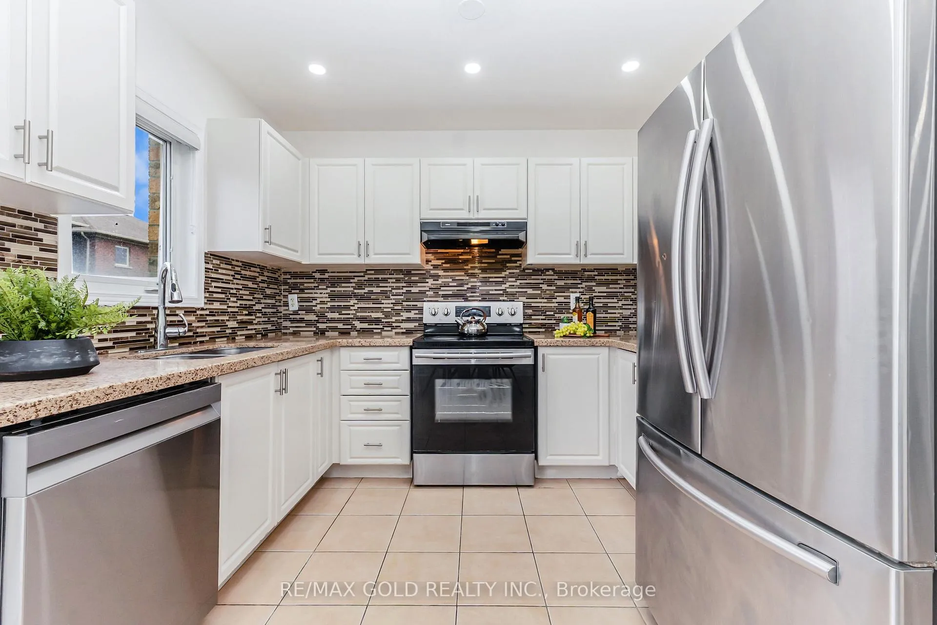 Photo 12 of 67 Palleschi Drive, Brampton, Bram East — HOMEH