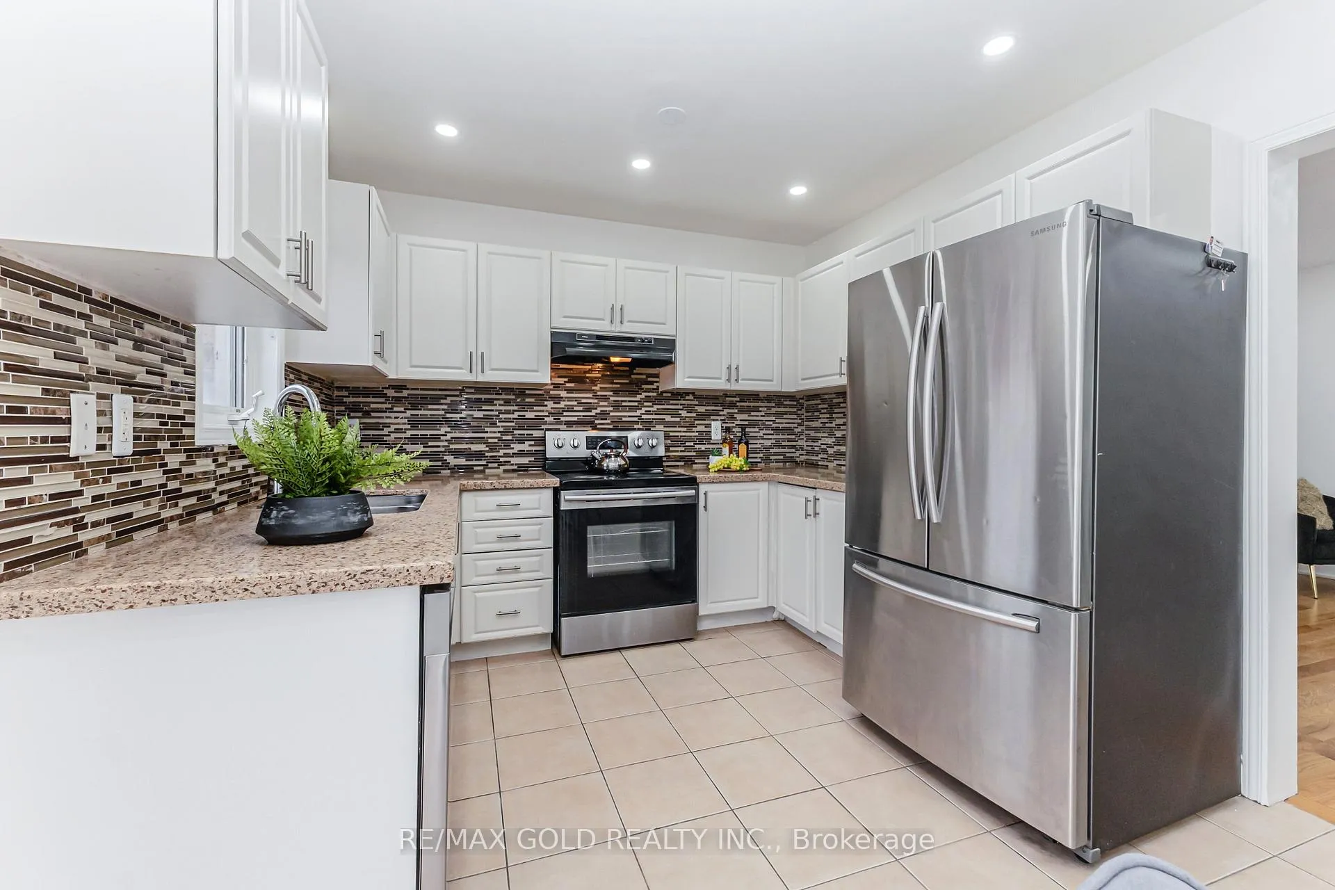 Photo 13 of 67 Palleschi Drive, Brampton, Bram East — HOMEH