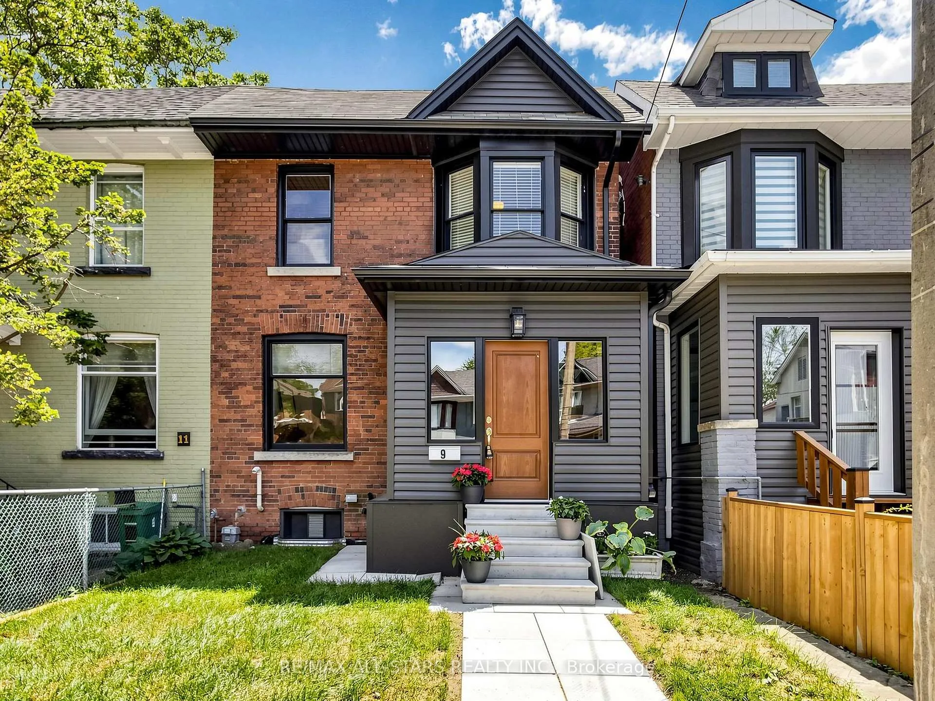 Photo 1 of 9 Cherry Nook Gardens, Toronto, Greenwood-Coxwell — HOMEH