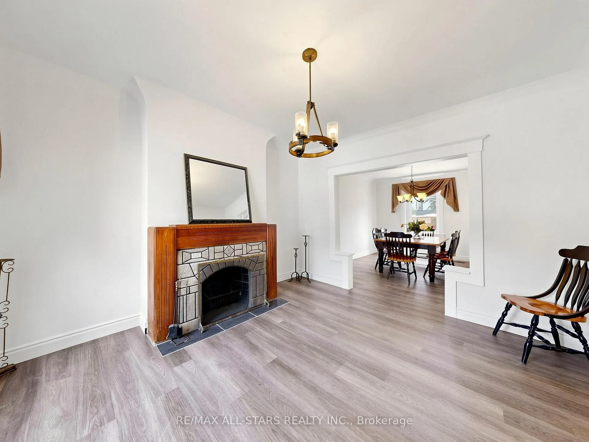 Photo 6 of 9 Cherry Nook Gardens, Toronto, Greenwood-Coxwell — HOMEH