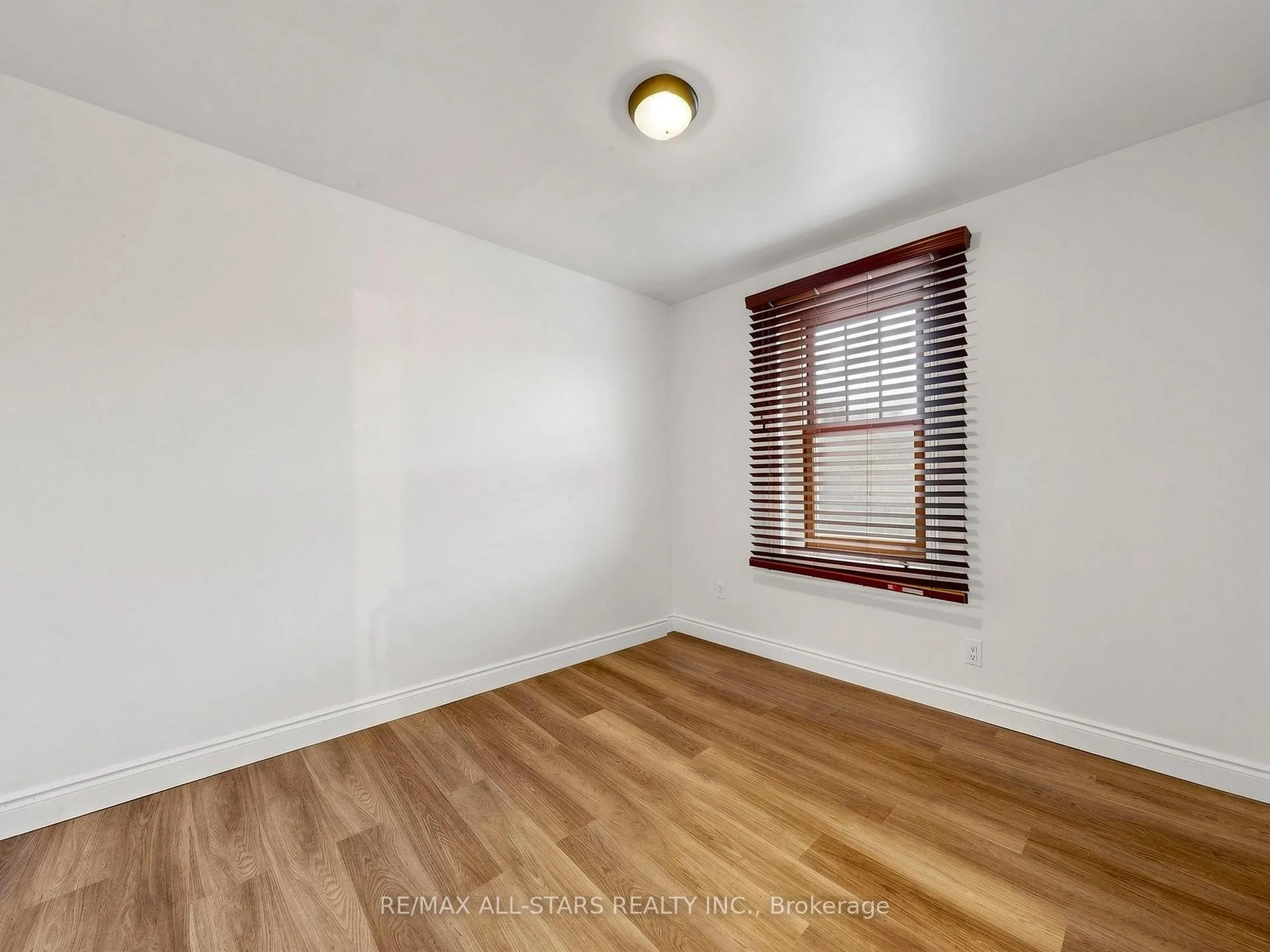 Photo 17 of 9 Cherry Nook Gardens, Toronto, Greenwood-Coxwell — HOMEH