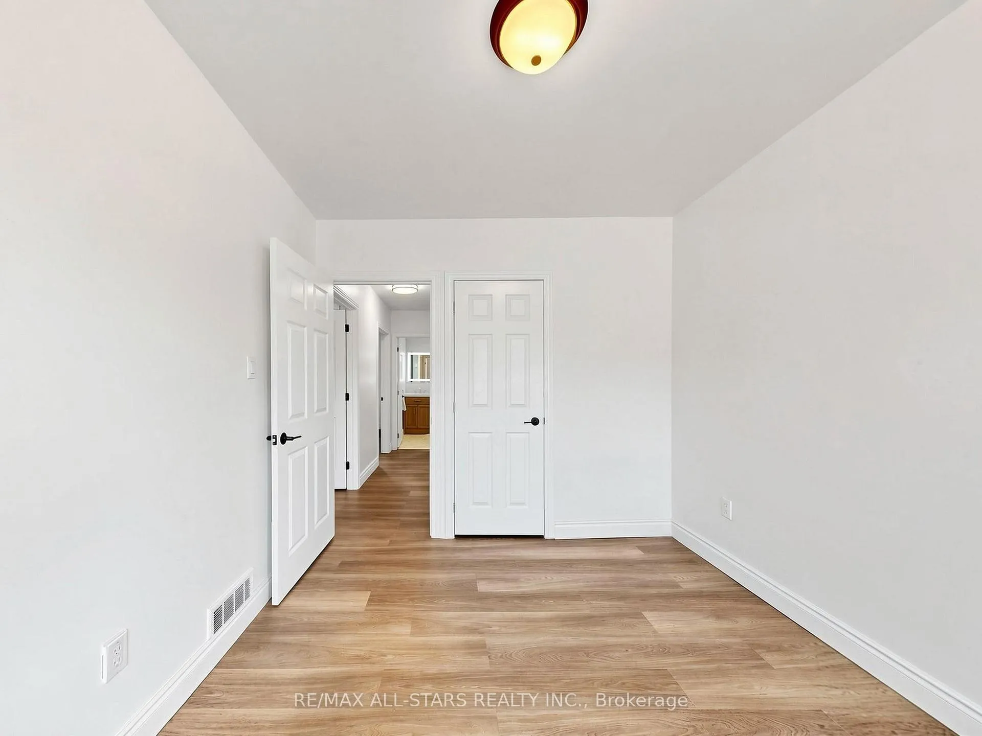 Photo 20 of 9 Cherry Nook Gardens, Toronto, Greenwood-Coxwell — HOMEH
