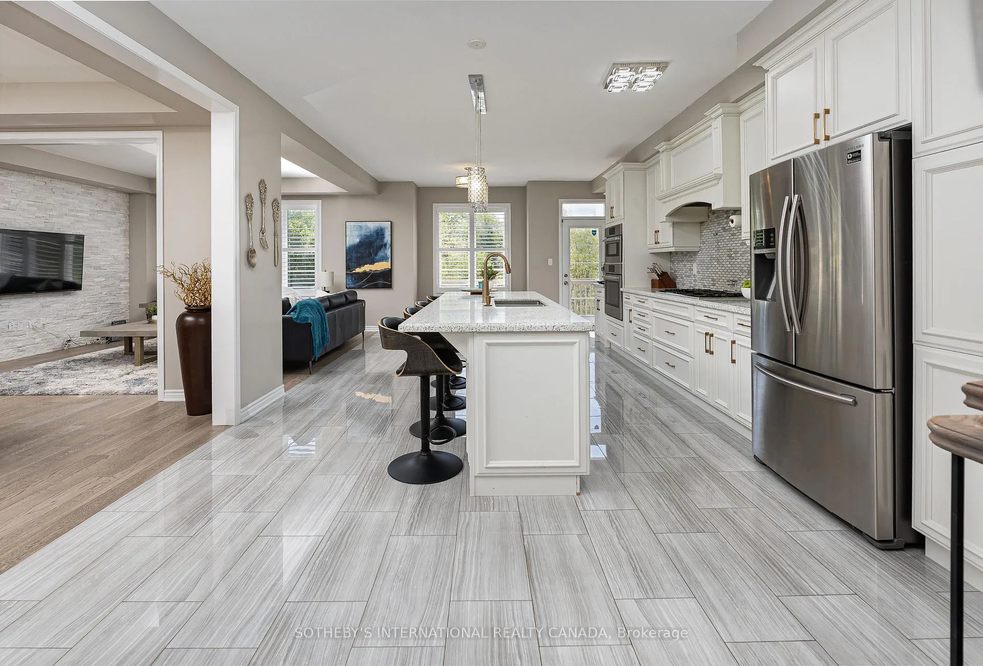 Photo 6 of 1056 Foxtail Crescent, Pickering, Rural Pickering — HOMEH