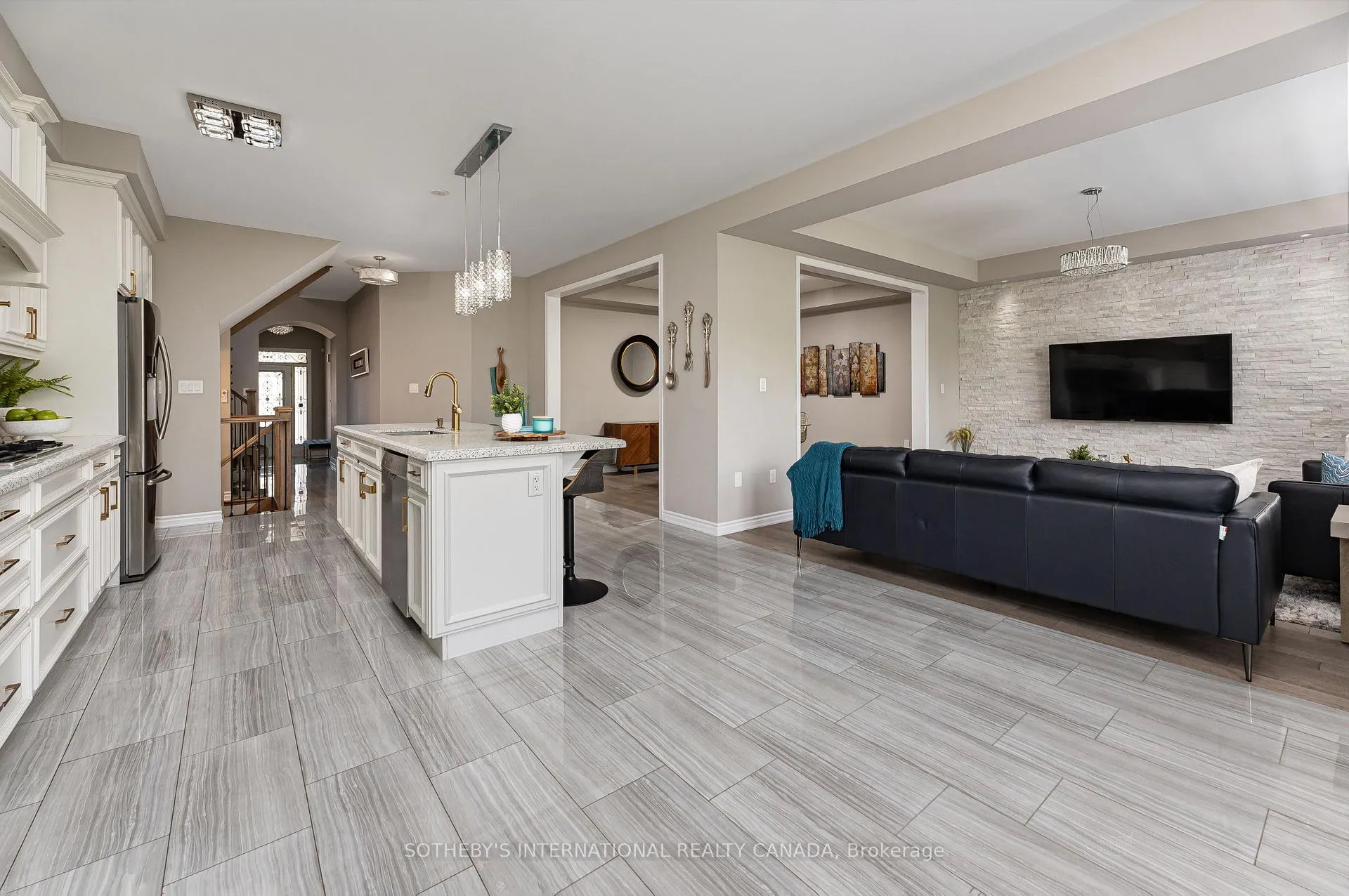 Photo 13 of 1056 Foxtail Crescent, Pickering, Rural Pickering — HOMEH