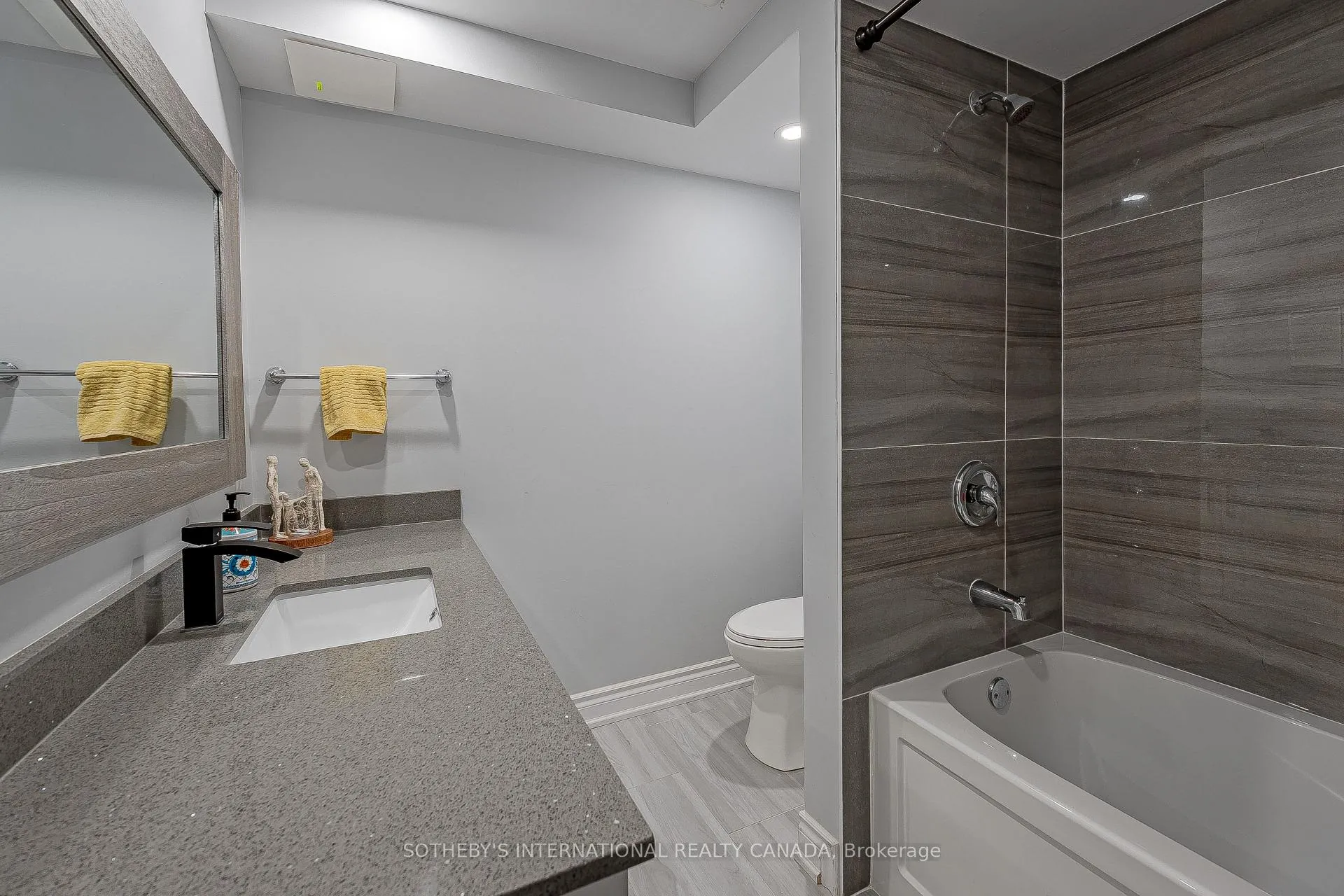 Photo 37 of 1056 Foxtail Crescent, Pickering, Rural Pickering — HOMEH