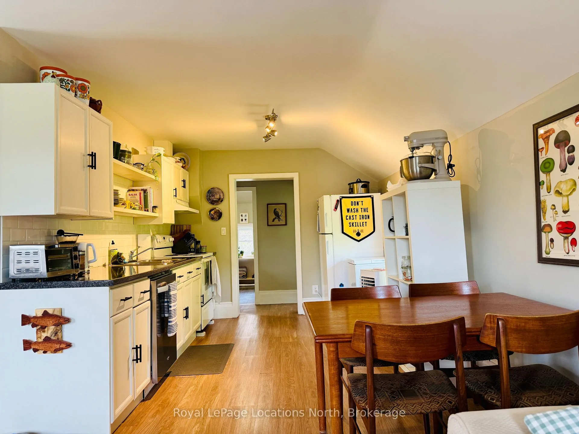 Photo 12 of Unit Unit B, 154 Hickory Street, Collingwood — HOMEH